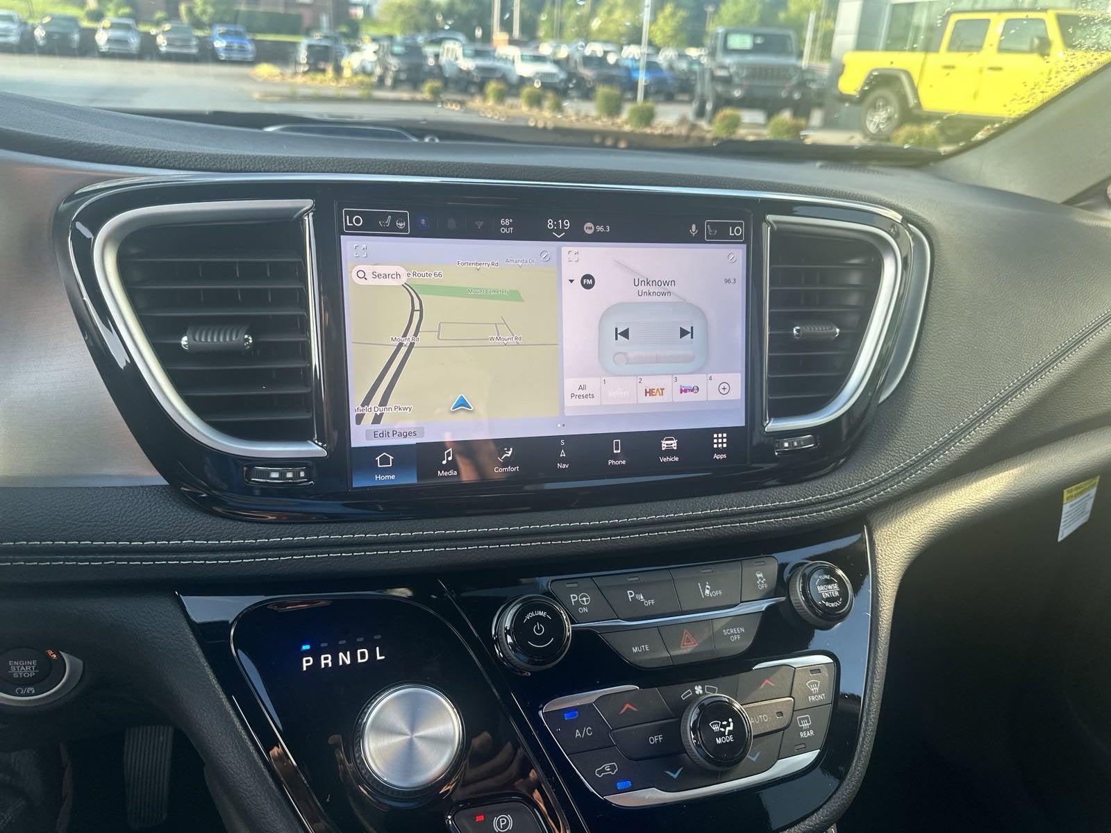 2024 Chrysler Pacifica Hybrid PACIFICA PLUG-IN HYBRID PREMIUM S APPEARANCE