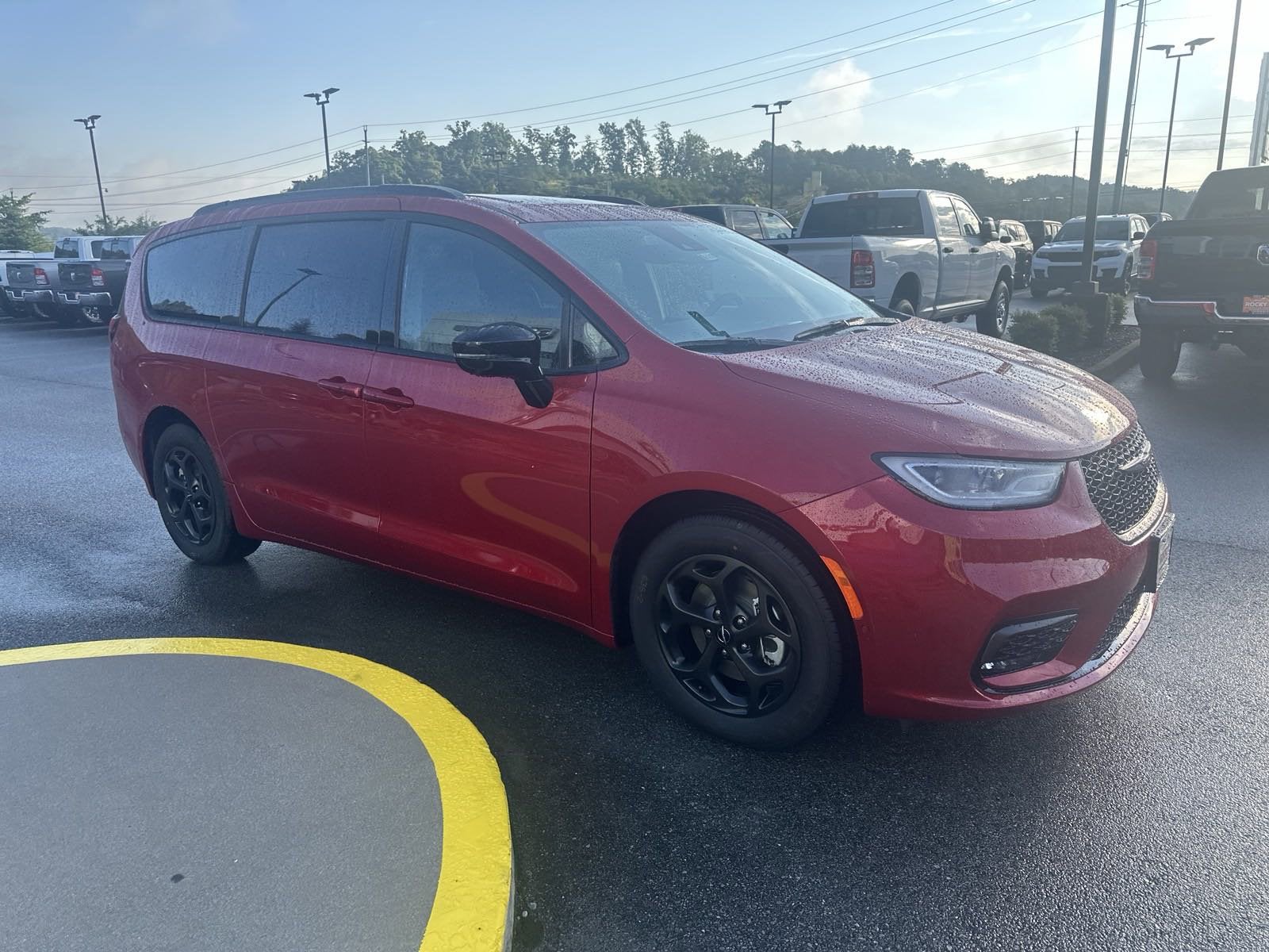 2024 Chrysler Pacifica Hybrid PACIFICA PLUG-IN HYBRID PREMIUM S APPEARANCE