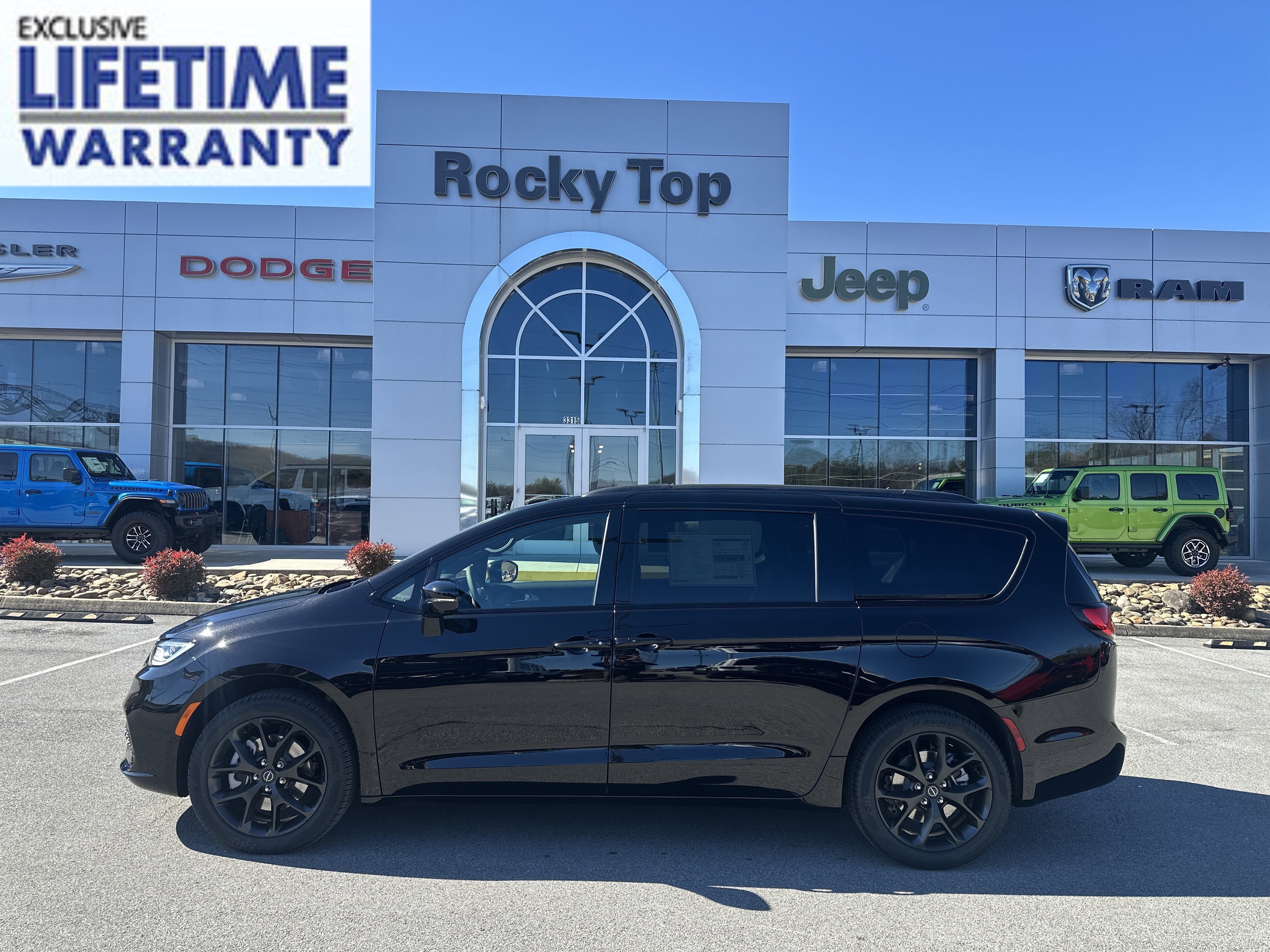 2026 Chrysler Pacifica PACIFICA SELECT AWD