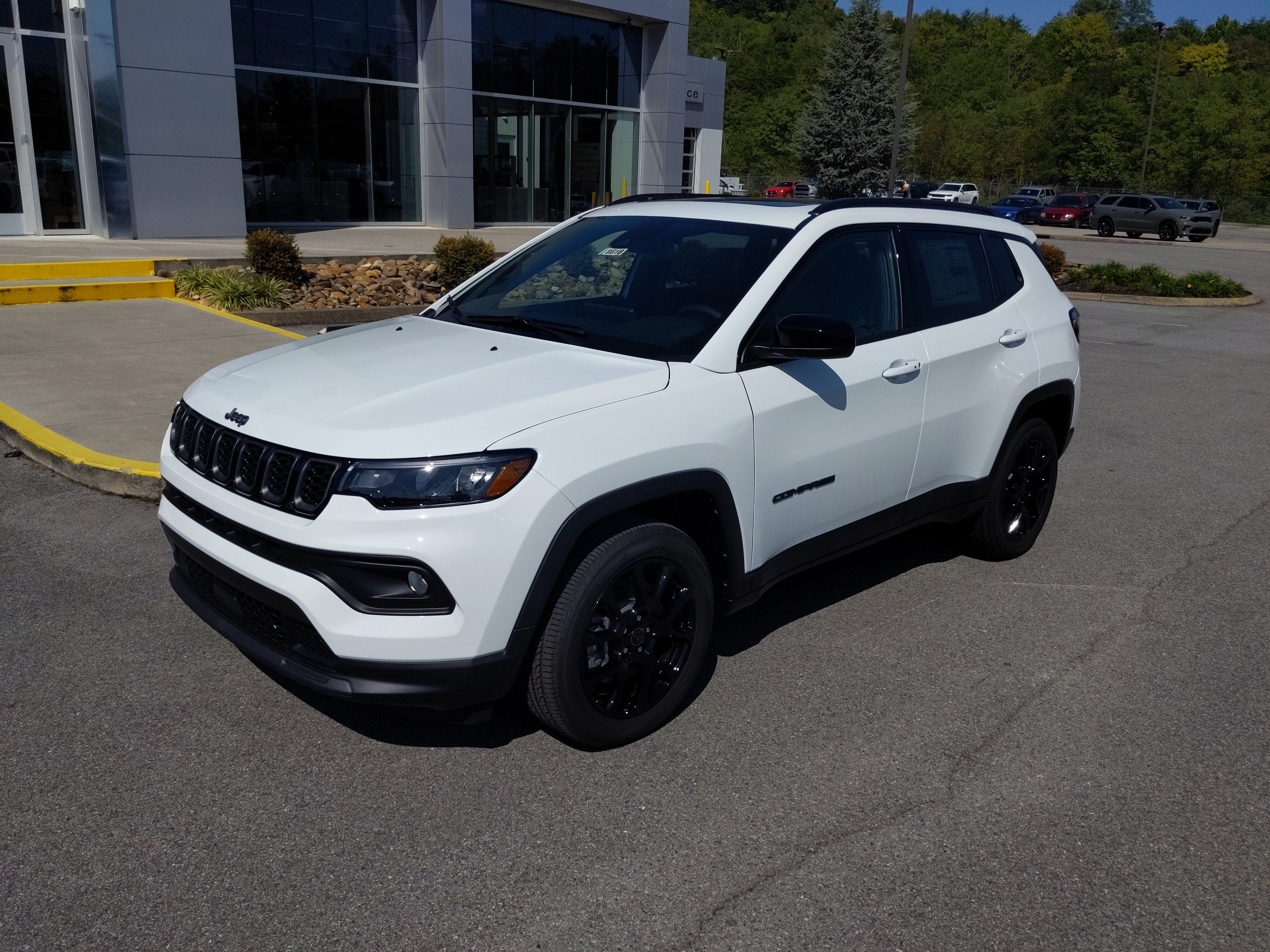 2025 Jeep Compass COMPASS LATITUDE 4X4