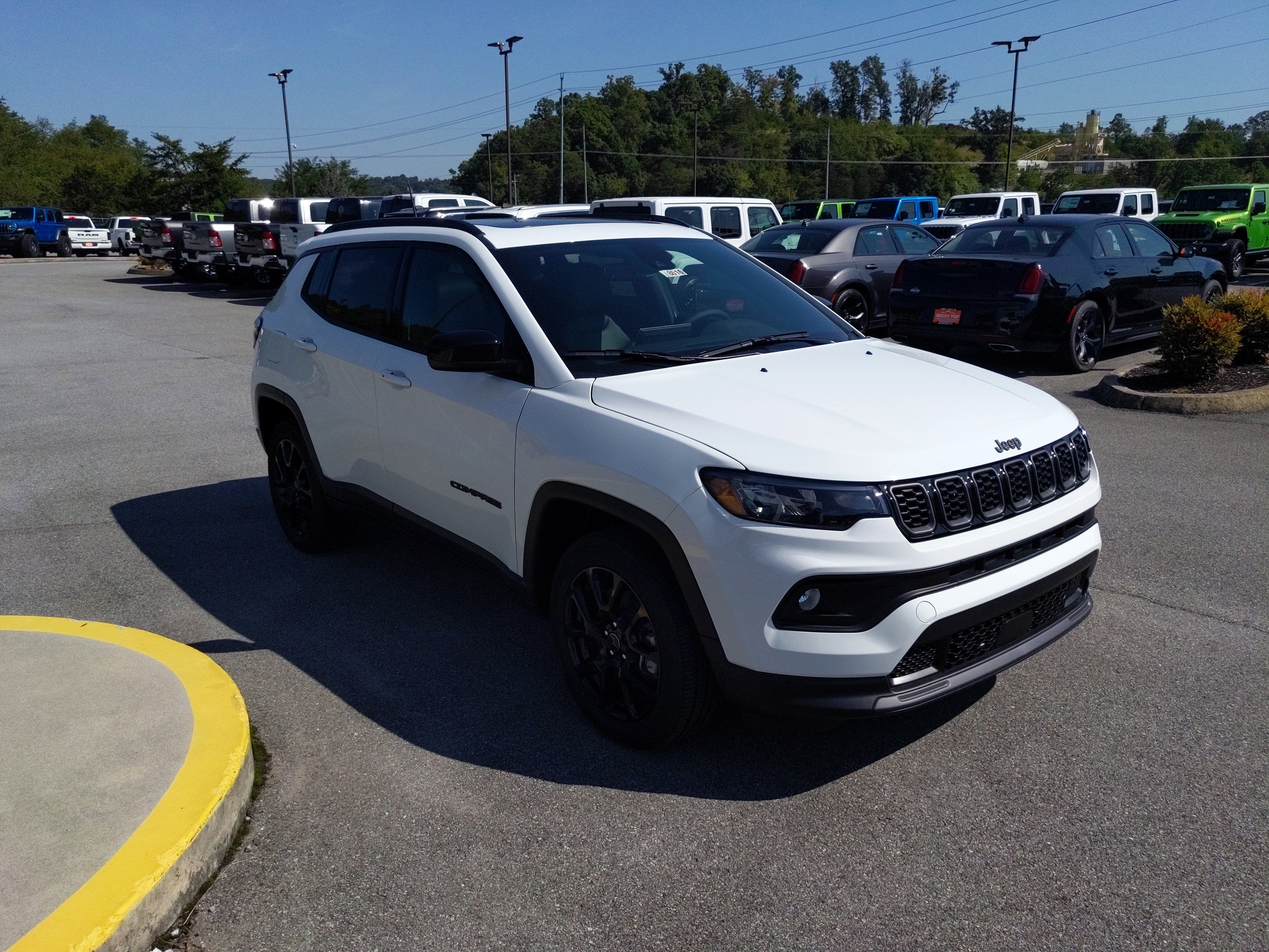 2025 Jeep Compass COMPASS LATITUDE 4X4