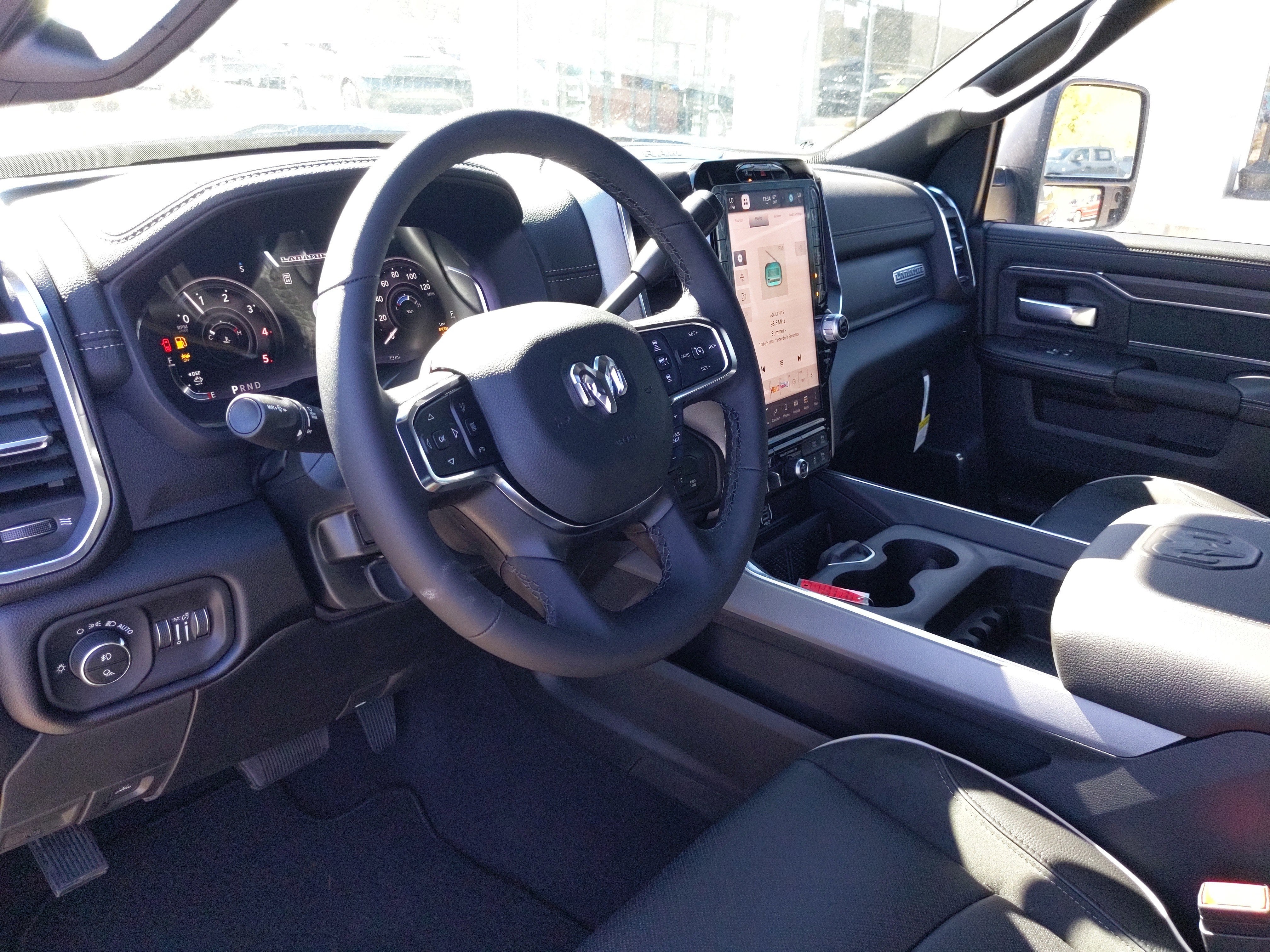 2026 RAM Ram 3500 RAM 3500 LARAMIE CREW CAB 4X4 6'4' BOX