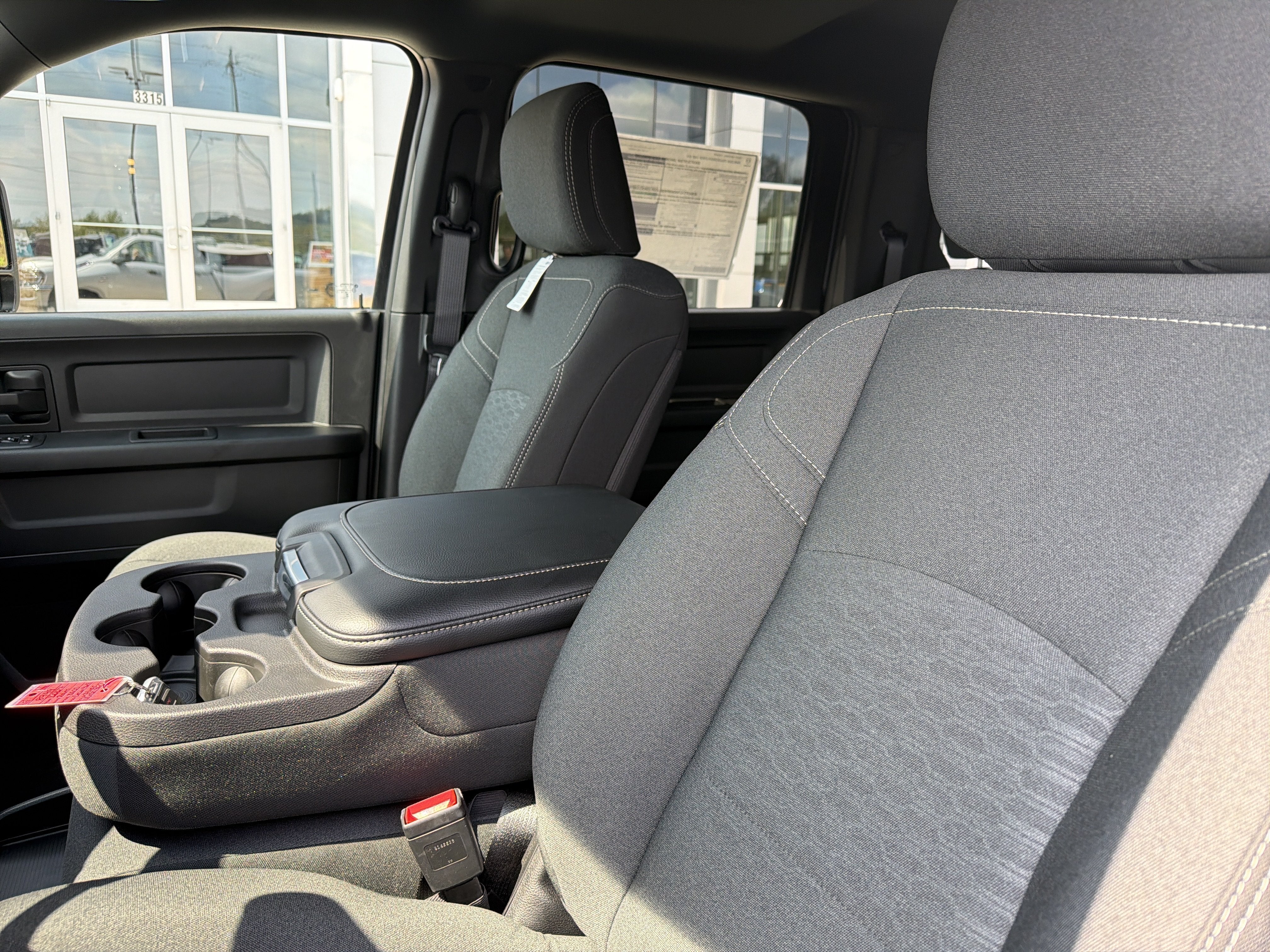2027 RAM Ram 2500 RAM 2500 TRADESMAN CREW CAB 4X4 6'4' BOX