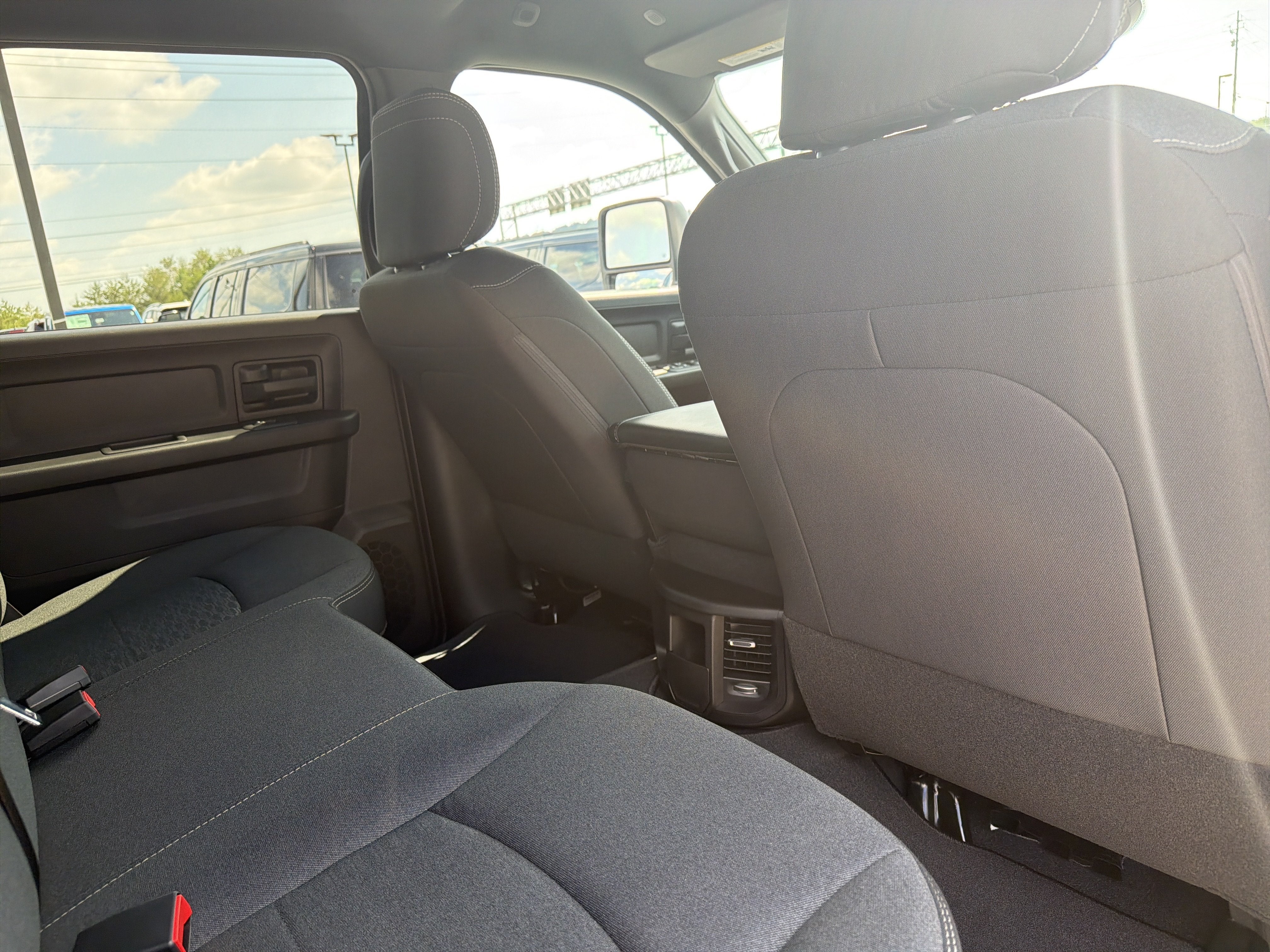 2027 RAM Ram 2500 RAM 2500 TRADESMAN CREW CAB 4X4 6'4' BOX
