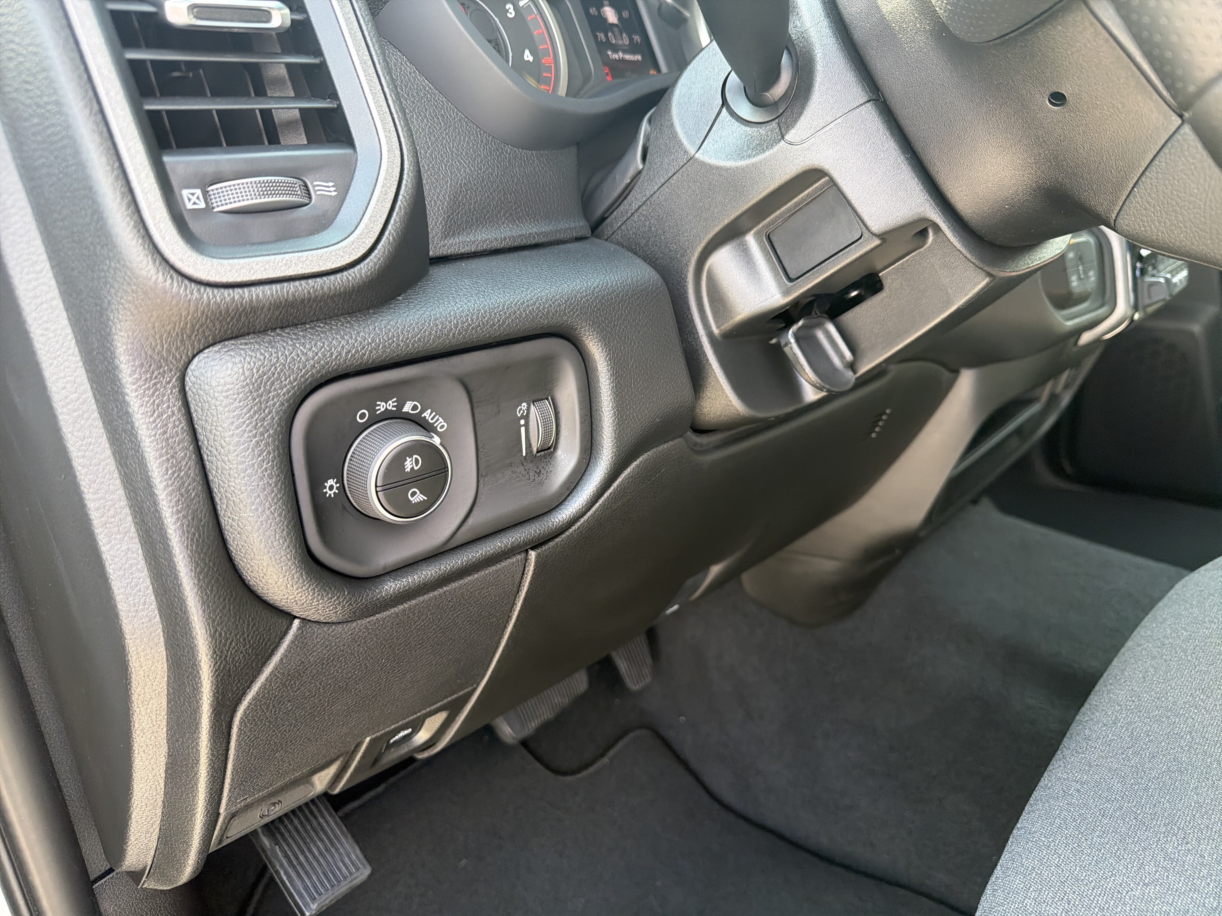 2027 RAM Ram 2500 RAM 2500 TRADESMAN CREW CAB 4X4 6'4' BOX
