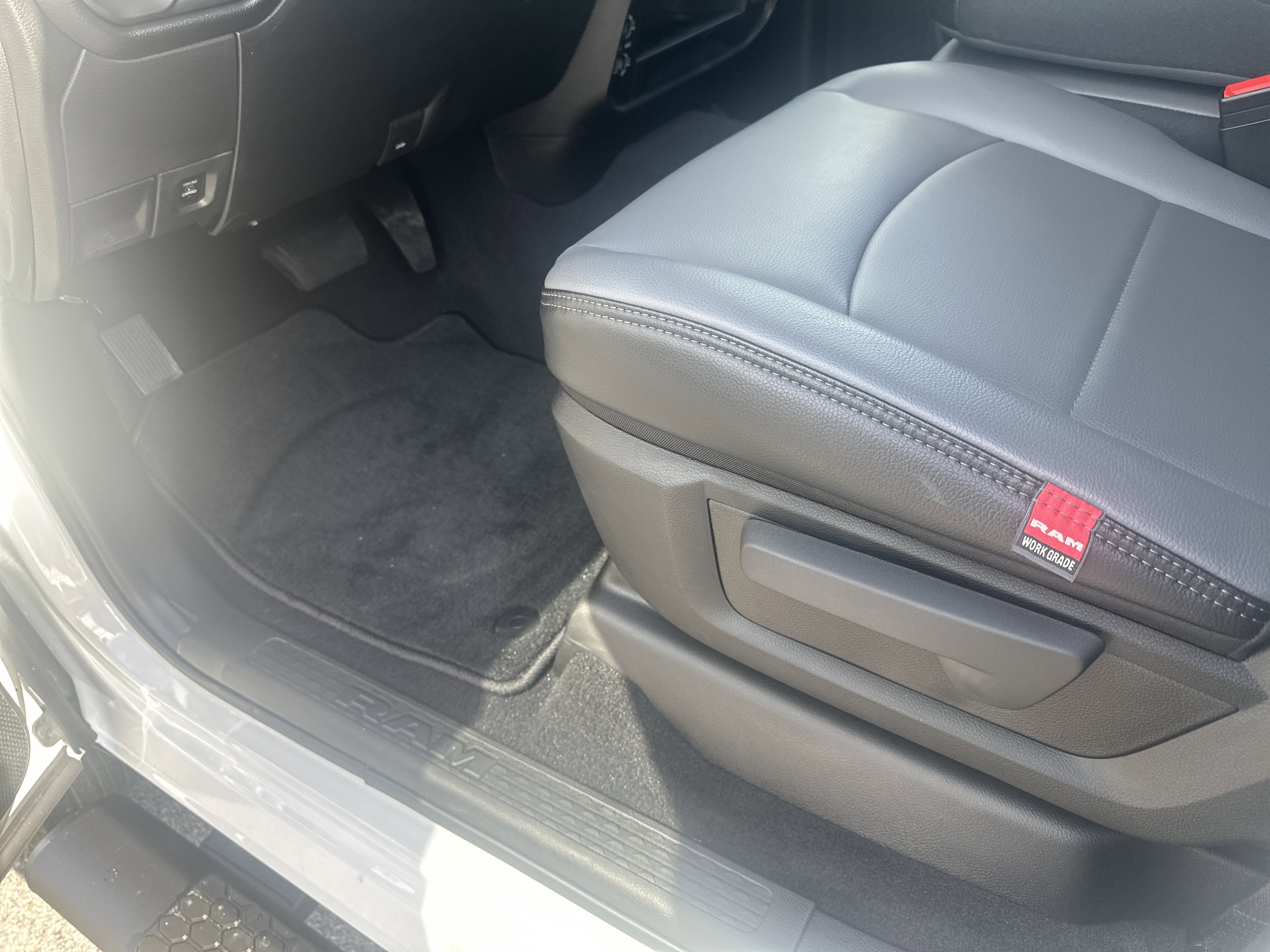 2026 RAM Ram 3500 RAM 3500 TRADESMAN CREW CAB 4X4 8' BOX