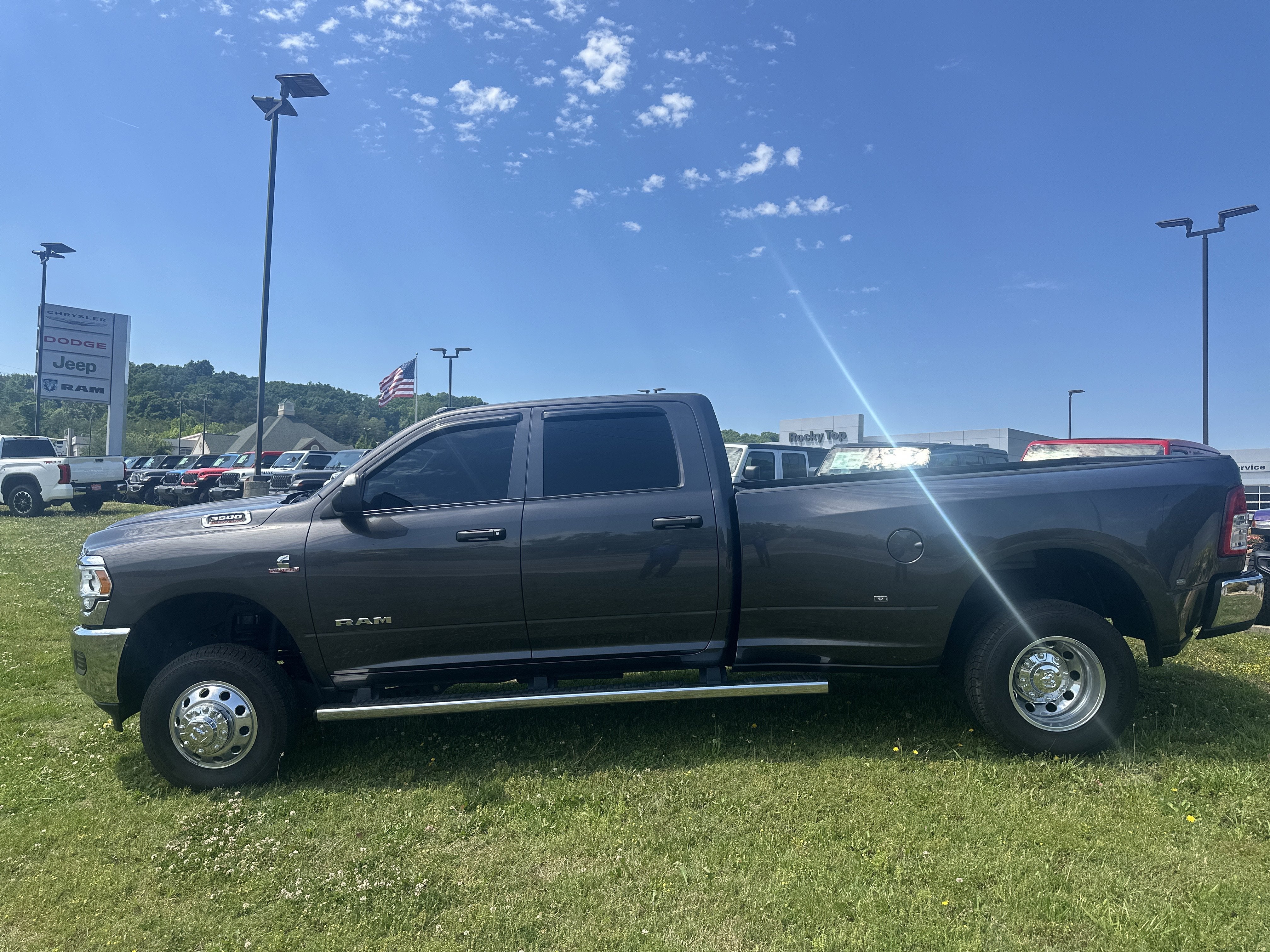 2022 RAM 3500 Tradesman Crew Cab 4x4 8' Box