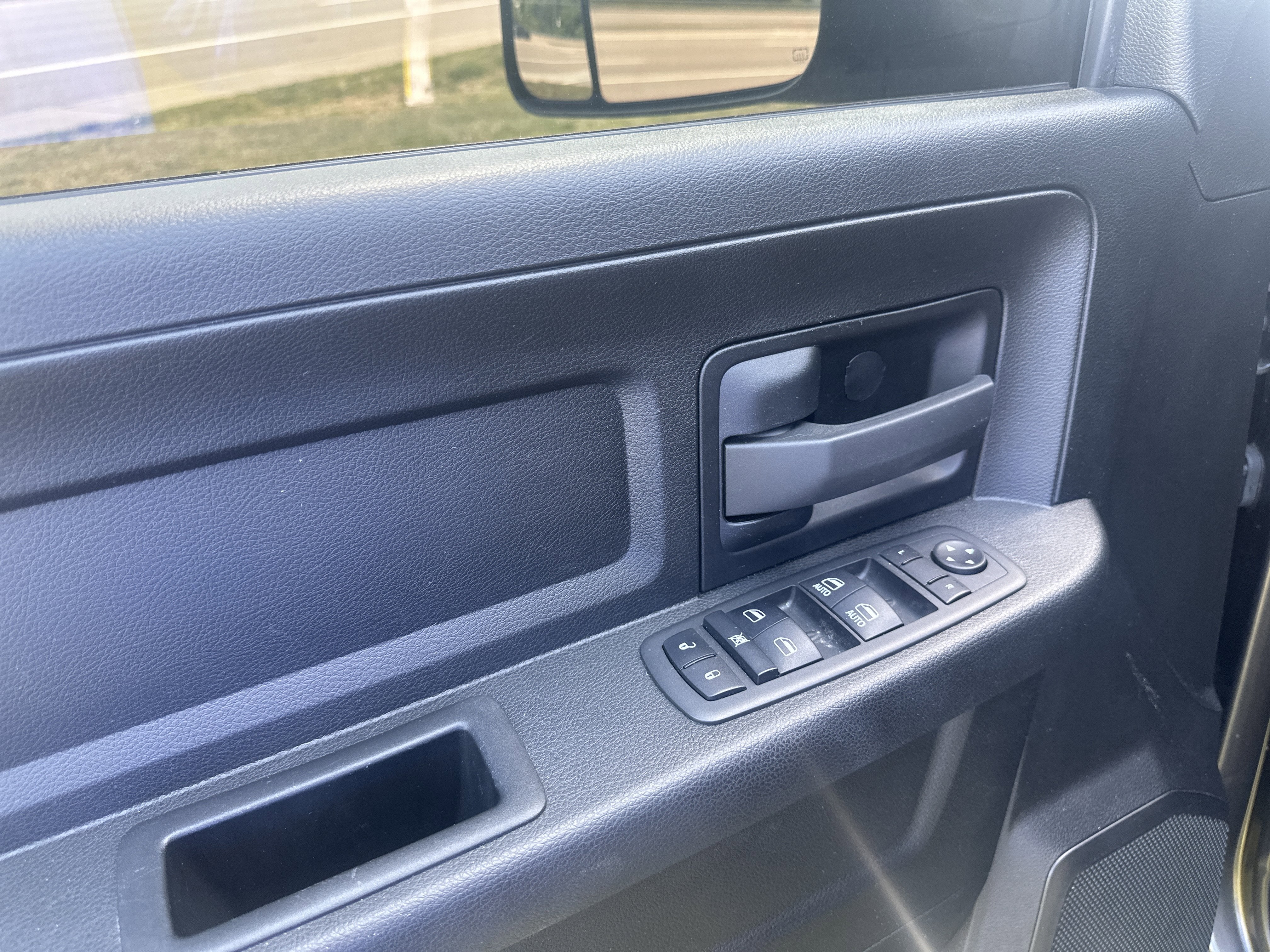 2022 RAM 3500 Tradesman Crew Cab 4x4 8' Box