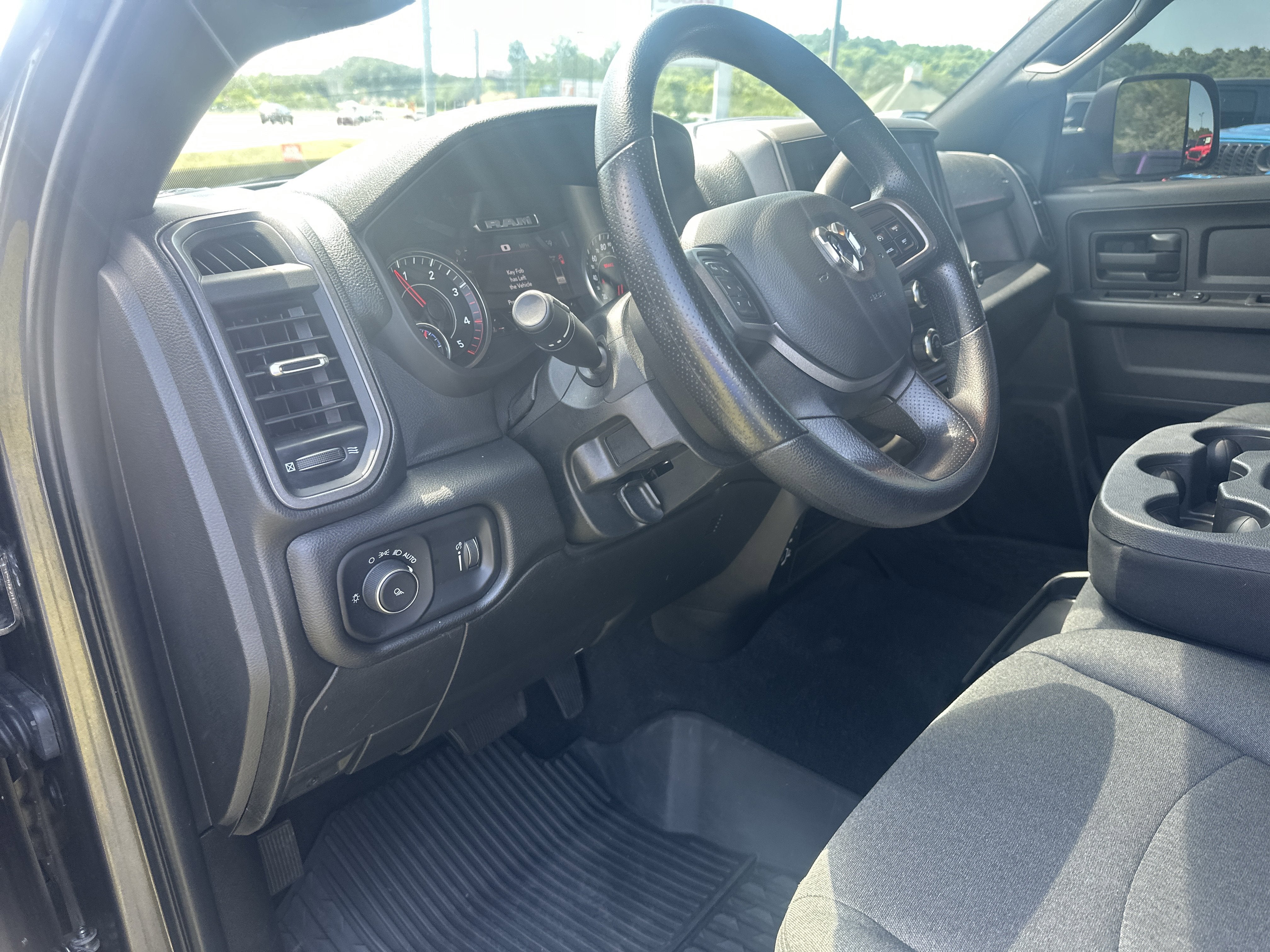 2022 RAM 3500 Tradesman Crew Cab 4x4 8' Box