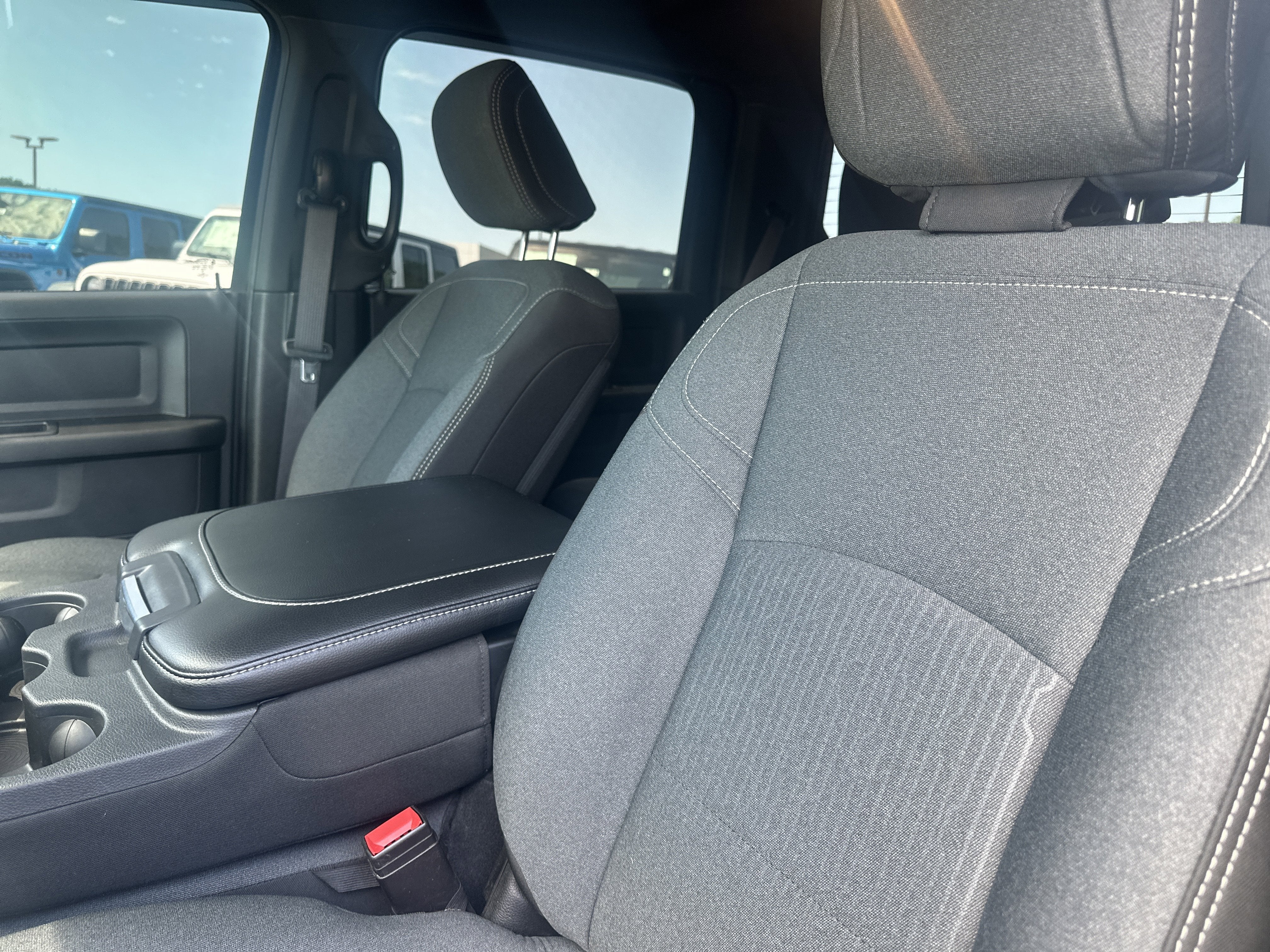 2022 RAM 3500 Tradesman Crew Cab 4x4 8' Box