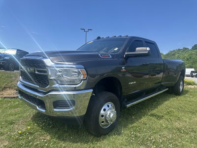 2022 RAM 3500 Tradesman Crew Cab 4x4 8' Box