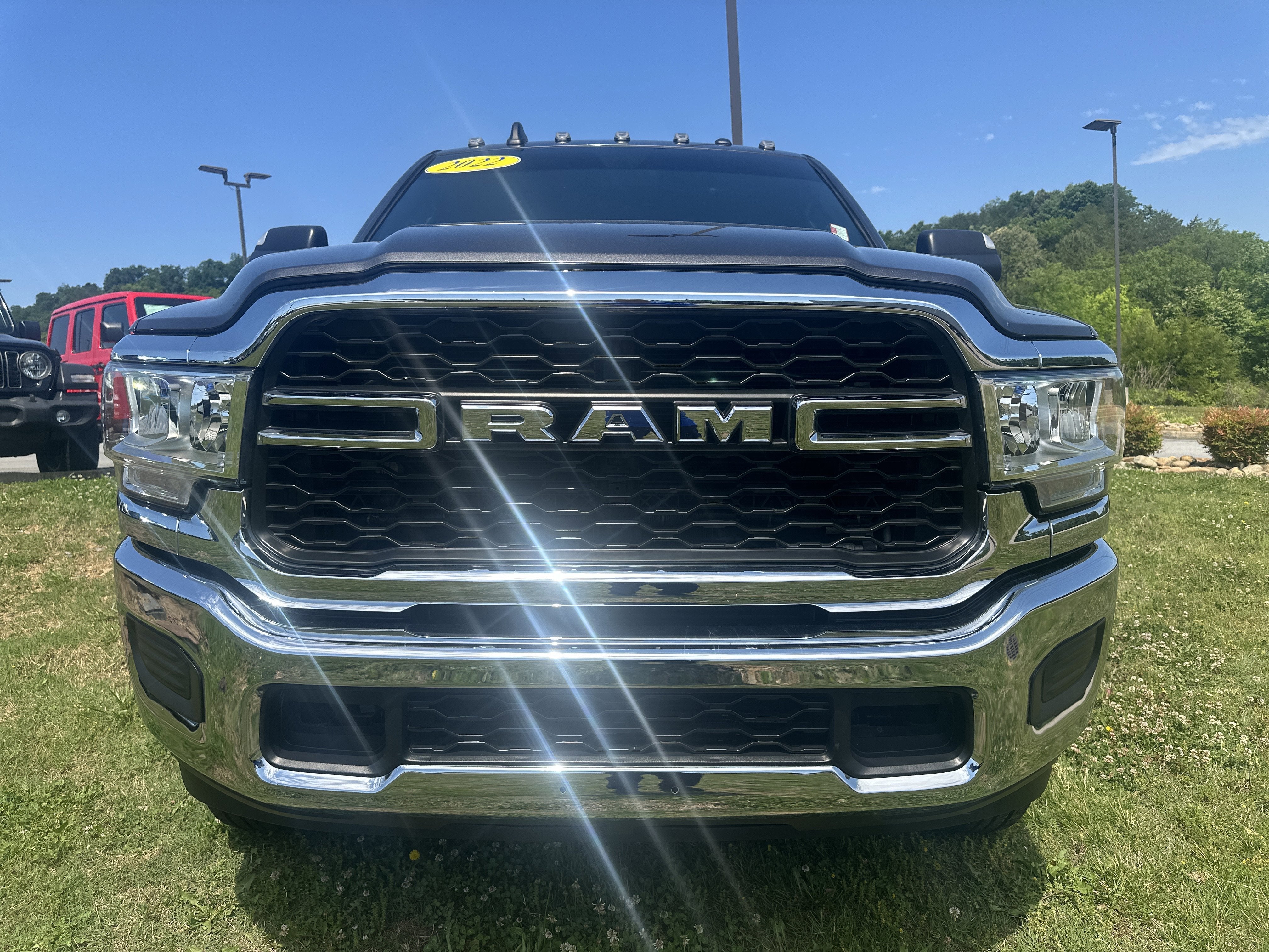 2022 RAM 3500 Tradesman Crew Cab 4x4 8' Box