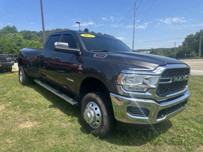 2022 RAM 3500 Tradesman Crew Cab 4x4 8' Box