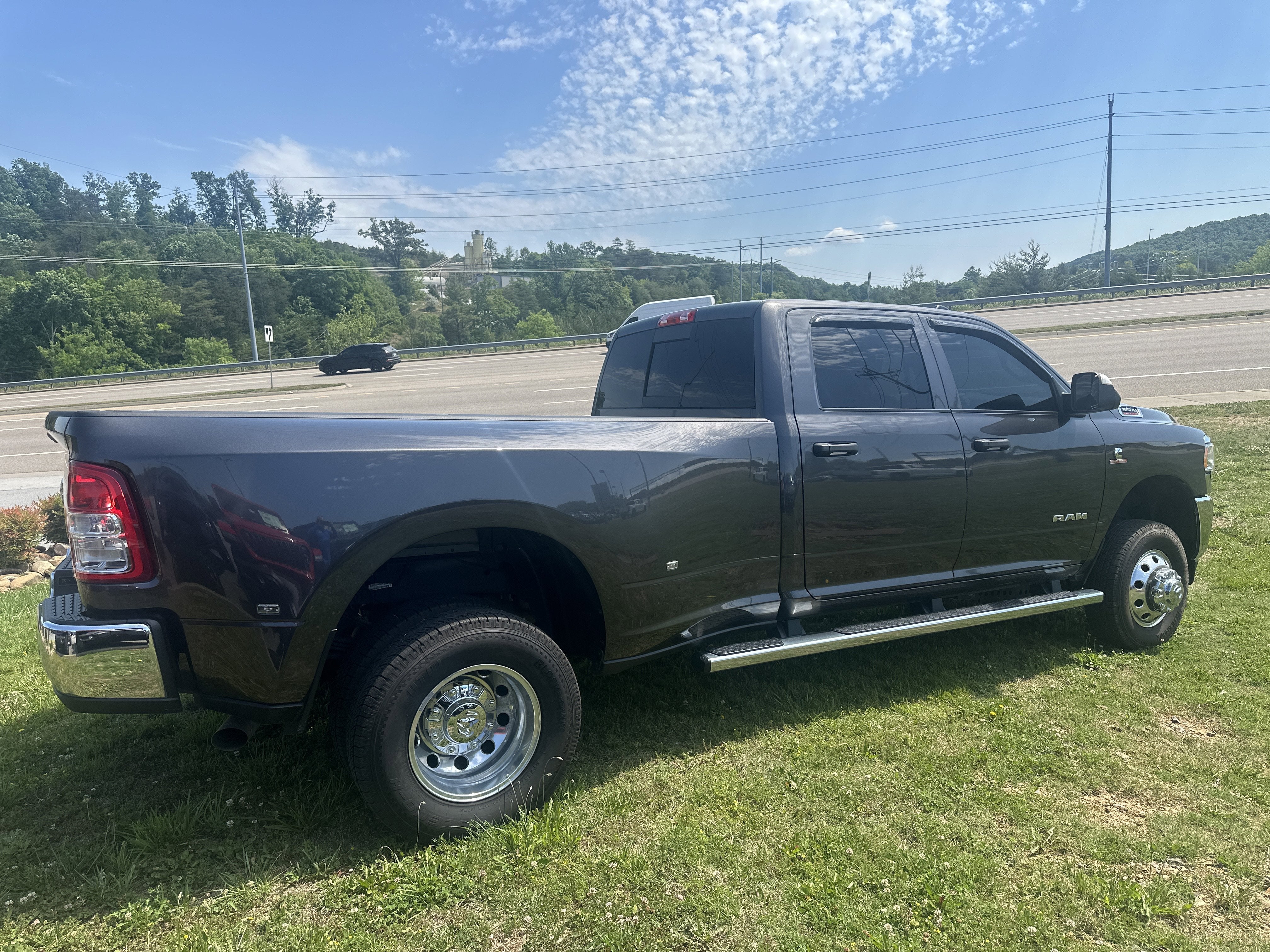 2022 RAM 3500 Tradesman Crew Cab 4x4 8' Box