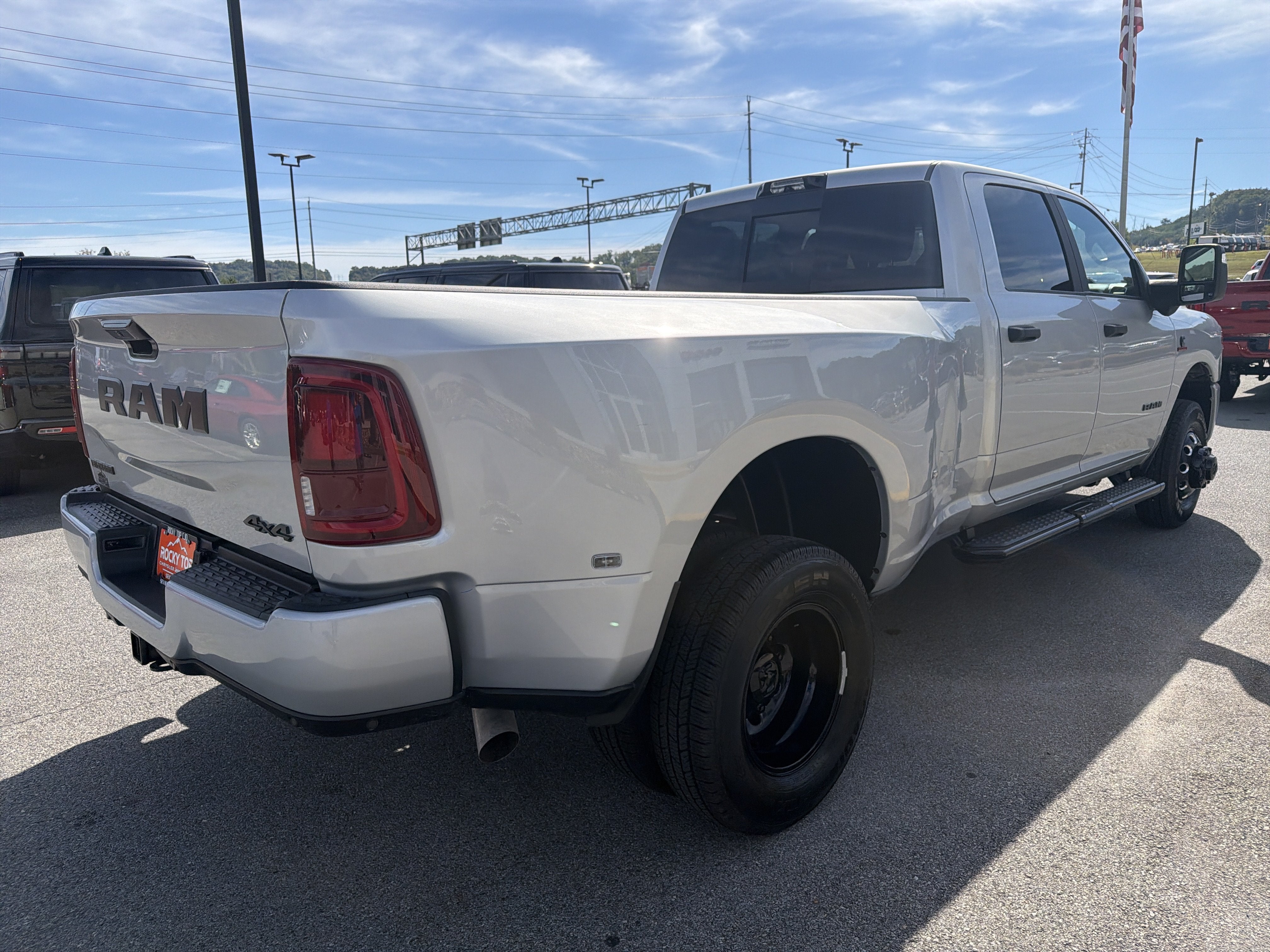 2027 RAM Ram 3500 RAM 3500 BIG HORN CREW CAB 4X4 8' BOX