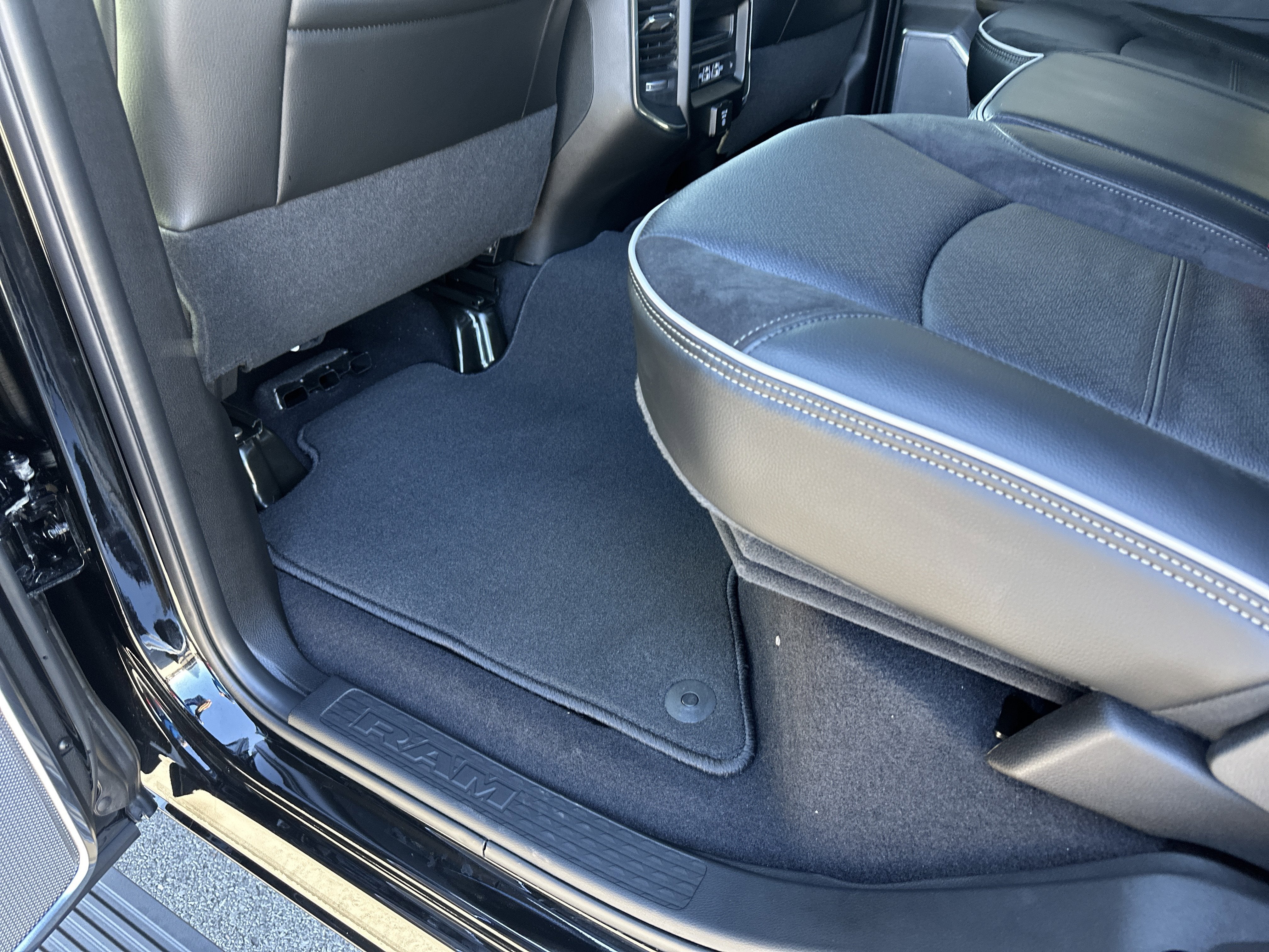 2026 RAM Ram 3500 RAM 3500 LARAMIE CREW CAB 4X4 8' BOX