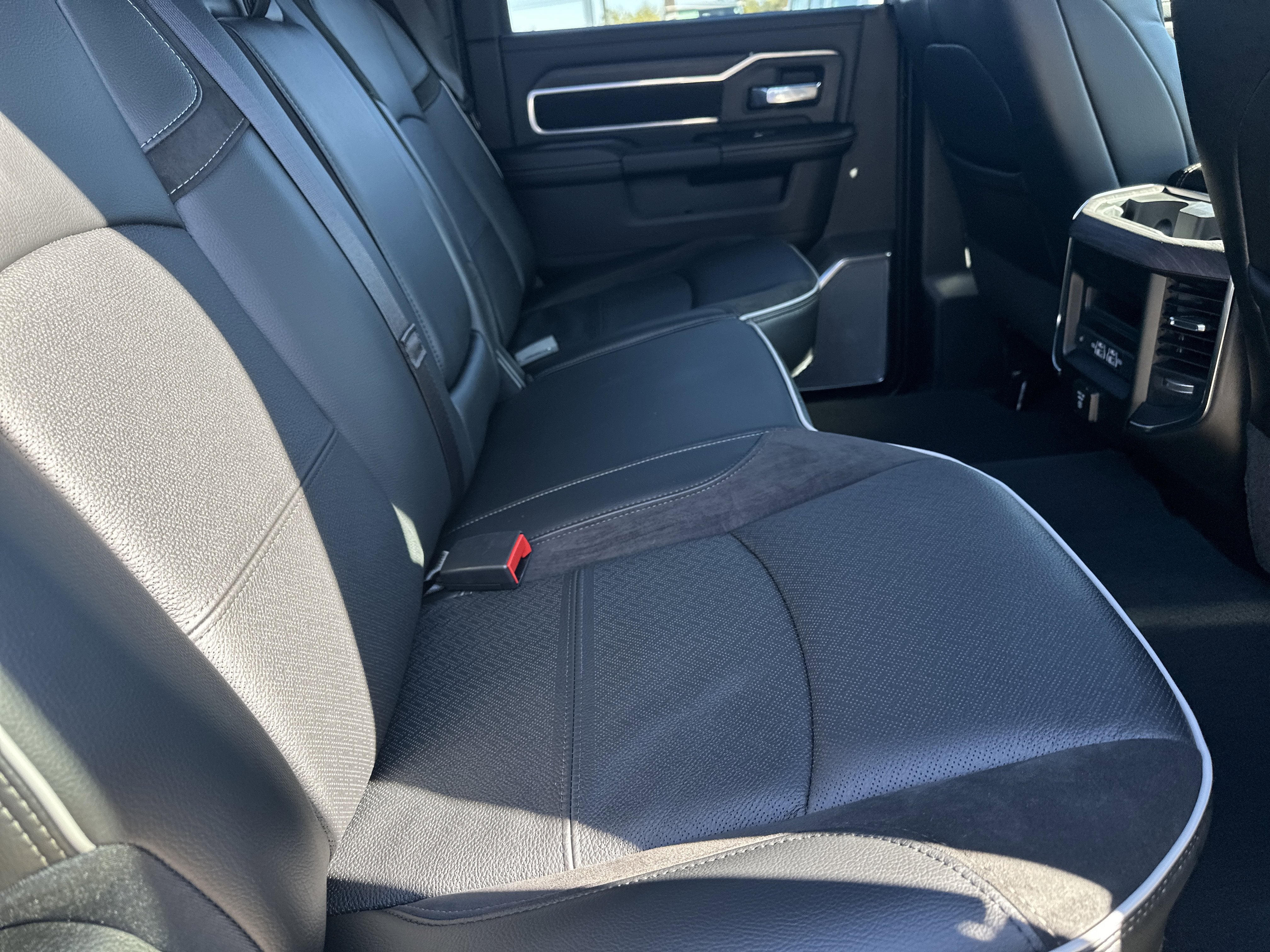 2026 RAM Ram 3500 RAM 3500 LARAMIE CREW CAB 4X4 8' BOX