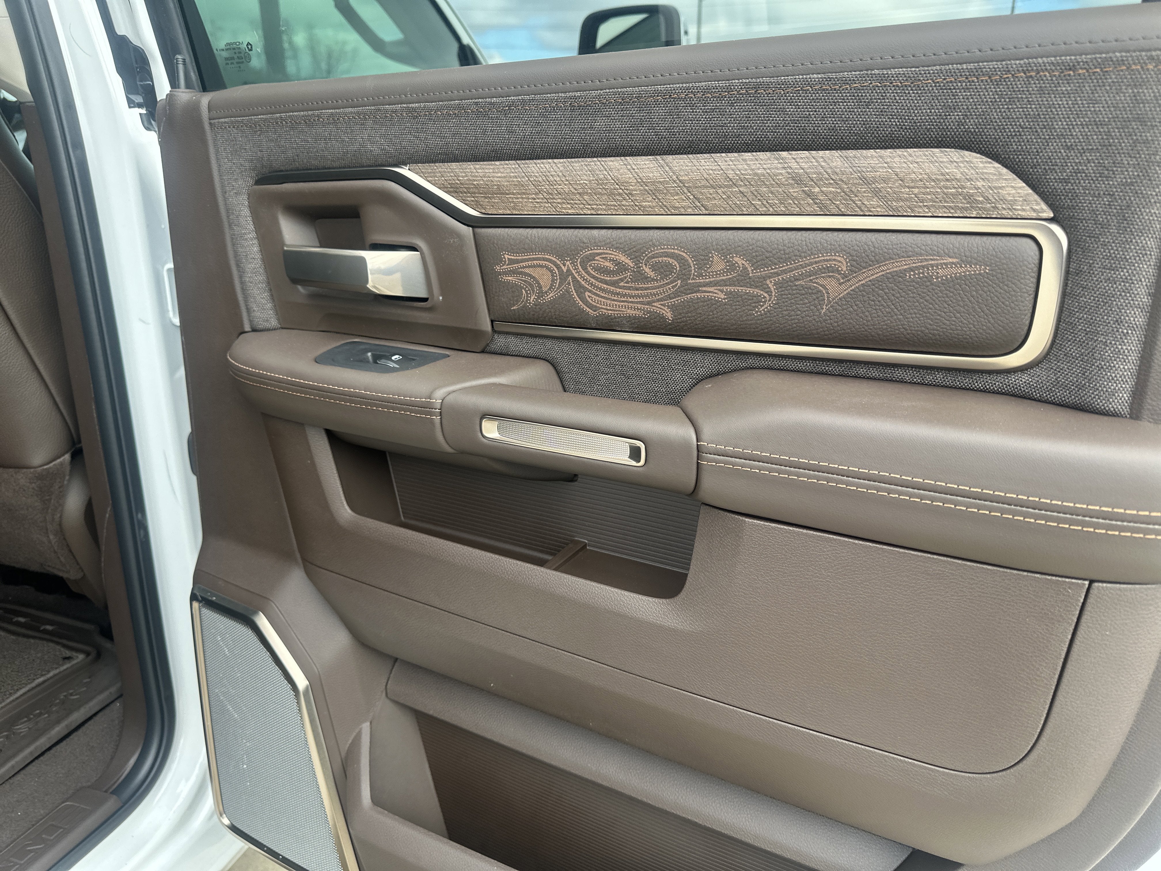 2026 RAM Ram 3500 RAM 3500 LIMITED LONGHORN CREW CAB 4X4 8' BOX