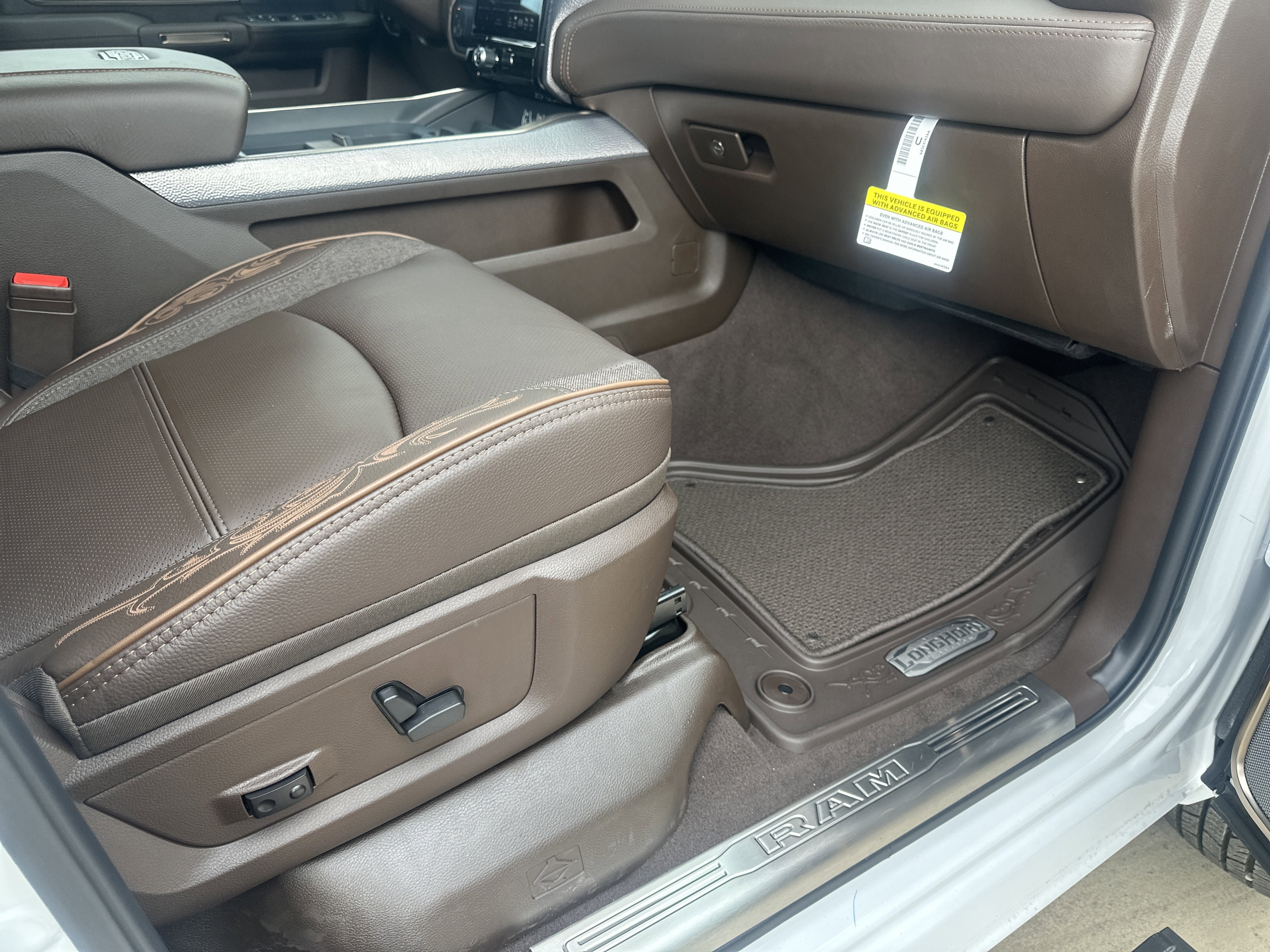 2026 RAM Ram 3500 RAM 3500 LIMITED LONGHORN CREW CAB 4X4 8' BOX