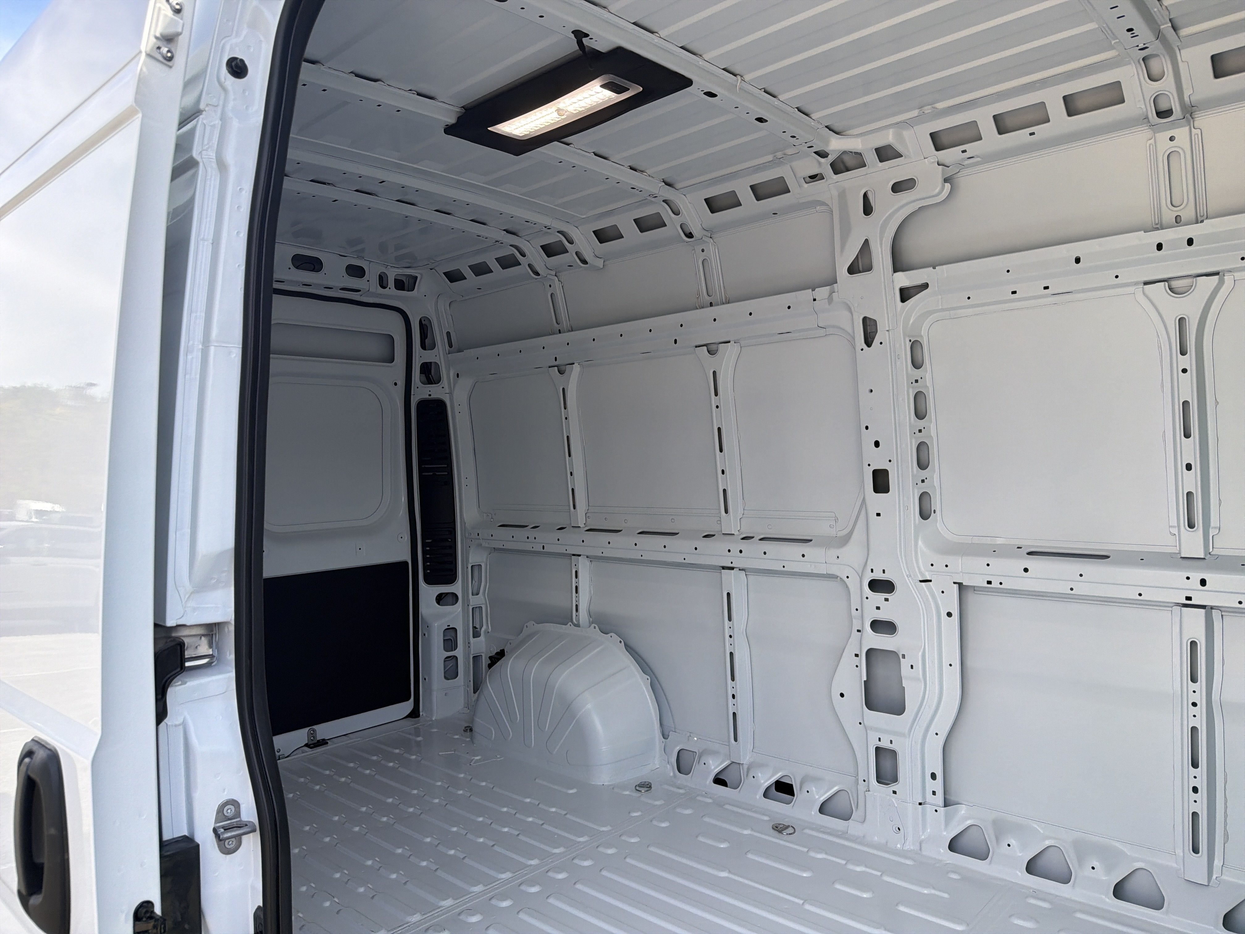 2027 RAM ProMaster Cargo Van Tradesman