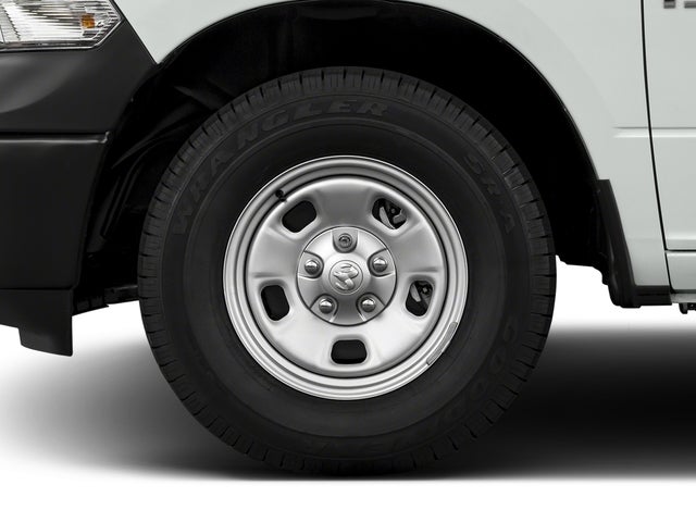 2017 RAM 1500 Express Crew Cab 4x4 5'7' Box