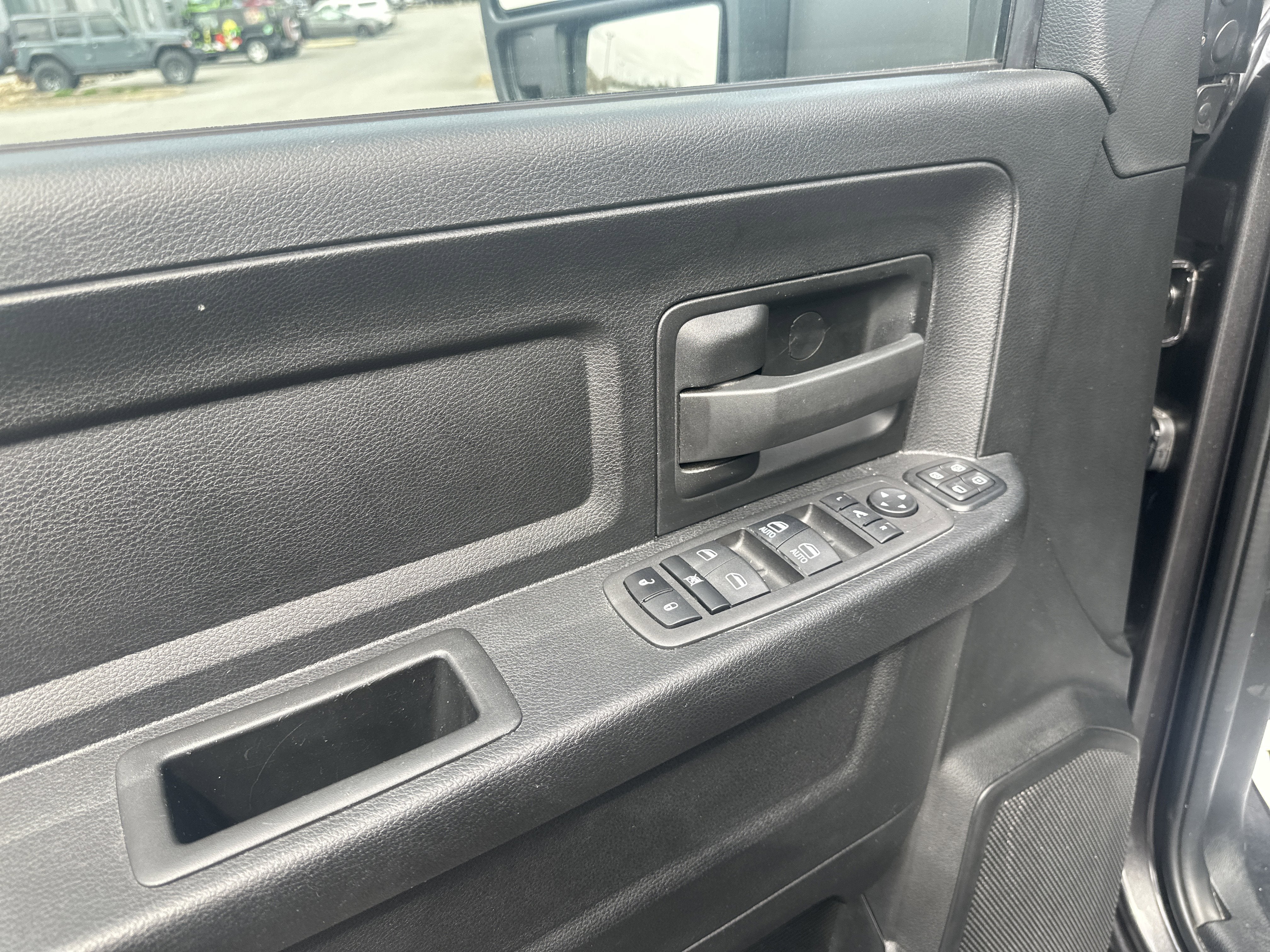 2024 RAM 2500 Tradesman Crew Cab 4x4 6'4' Box