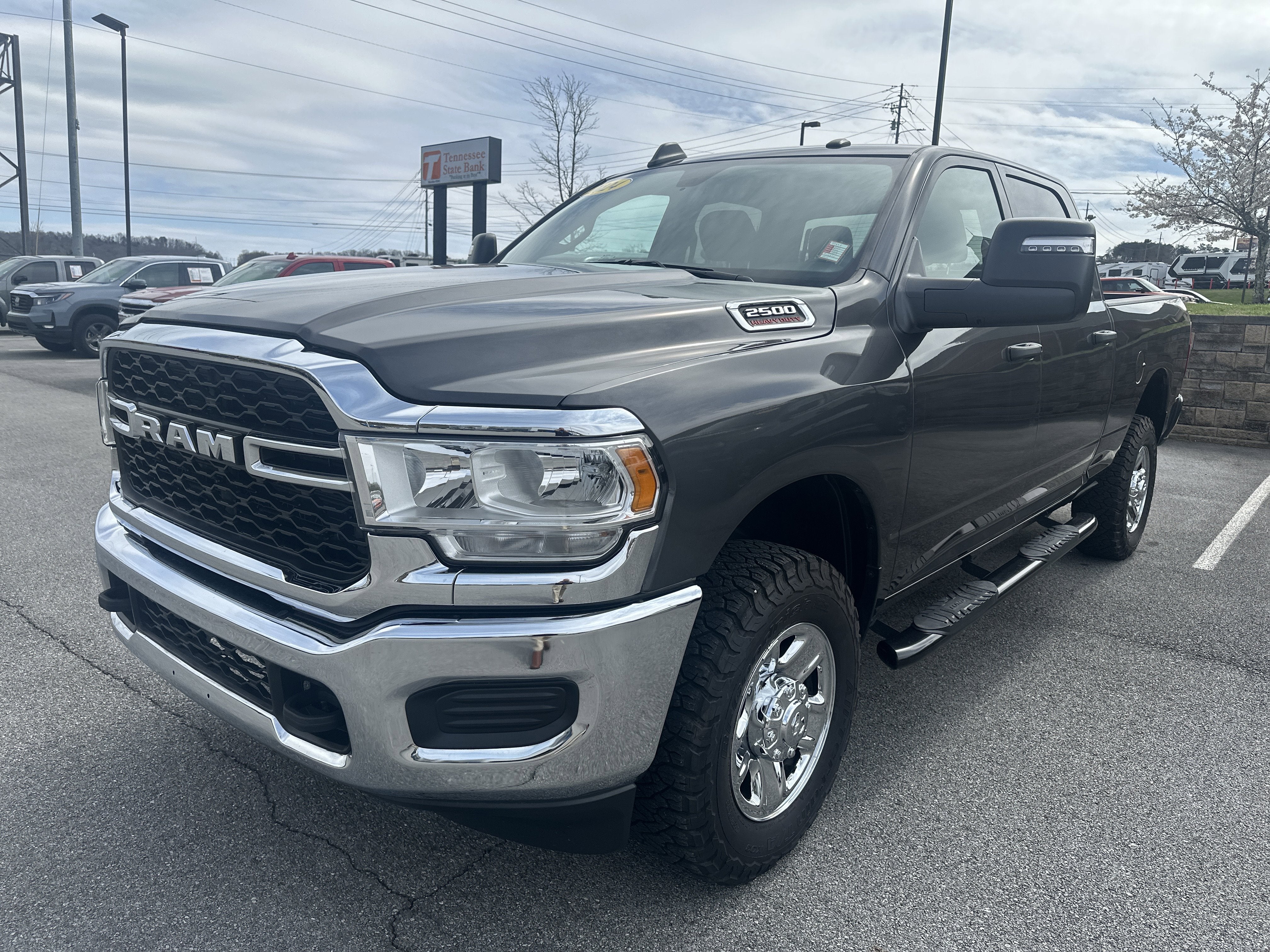 2024 RAM 2500 Tradesman Crew Cab 4x4 6'4' Box