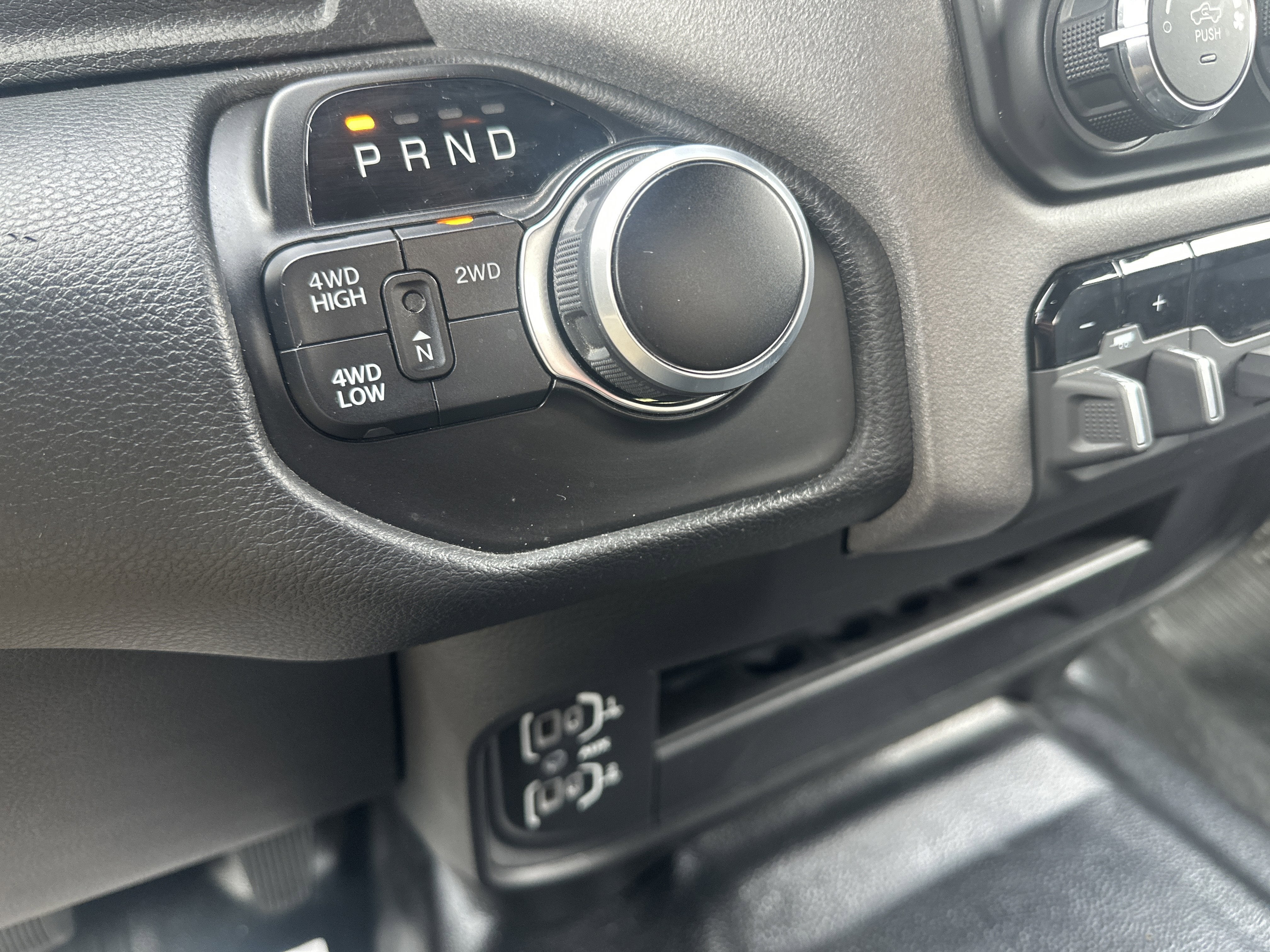 2024 RAM 2500 Tradesman Crew Cab 4x4 6'4' Box