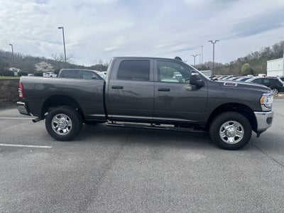 2024 RAM 2500 Tradesman Crew Cab 4x4 6'4' Box