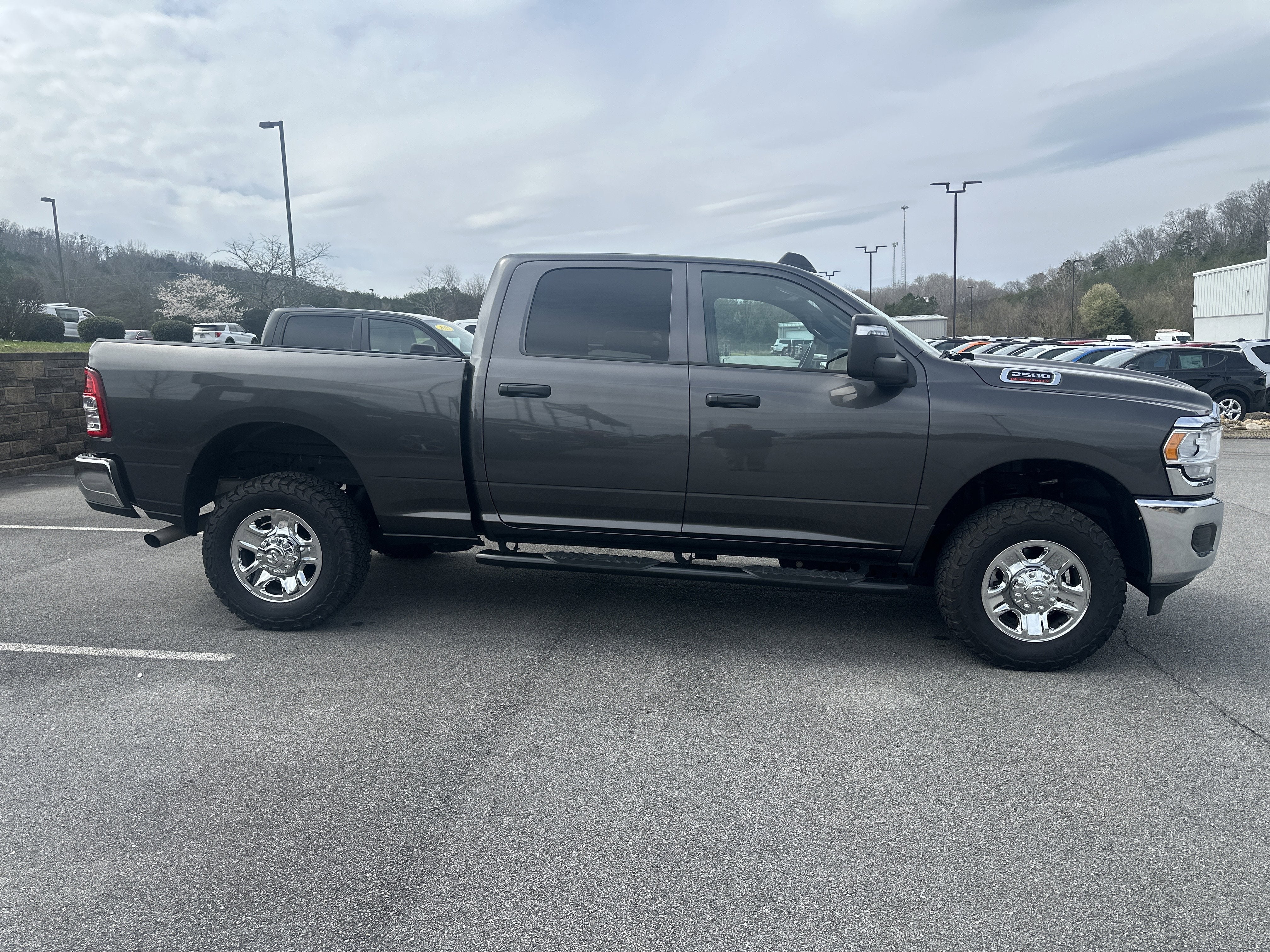 2024 RAM 2500 Tradesman Crew Cab 4x4 6'4' Box