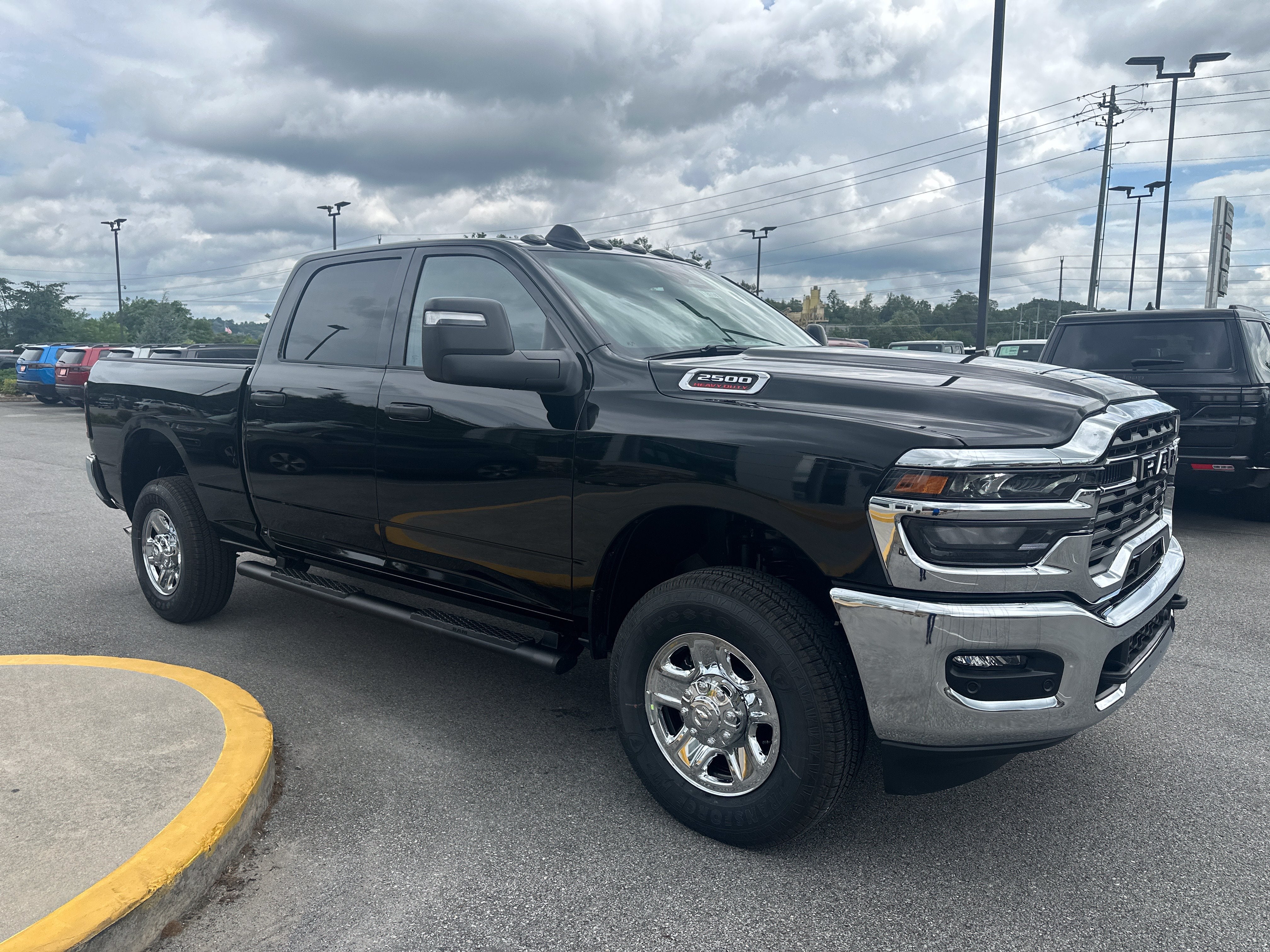 2026 RAM Ram 2500 RAM 2500 TRADESMAN CREW CAB 4X4 6'4' BOX
