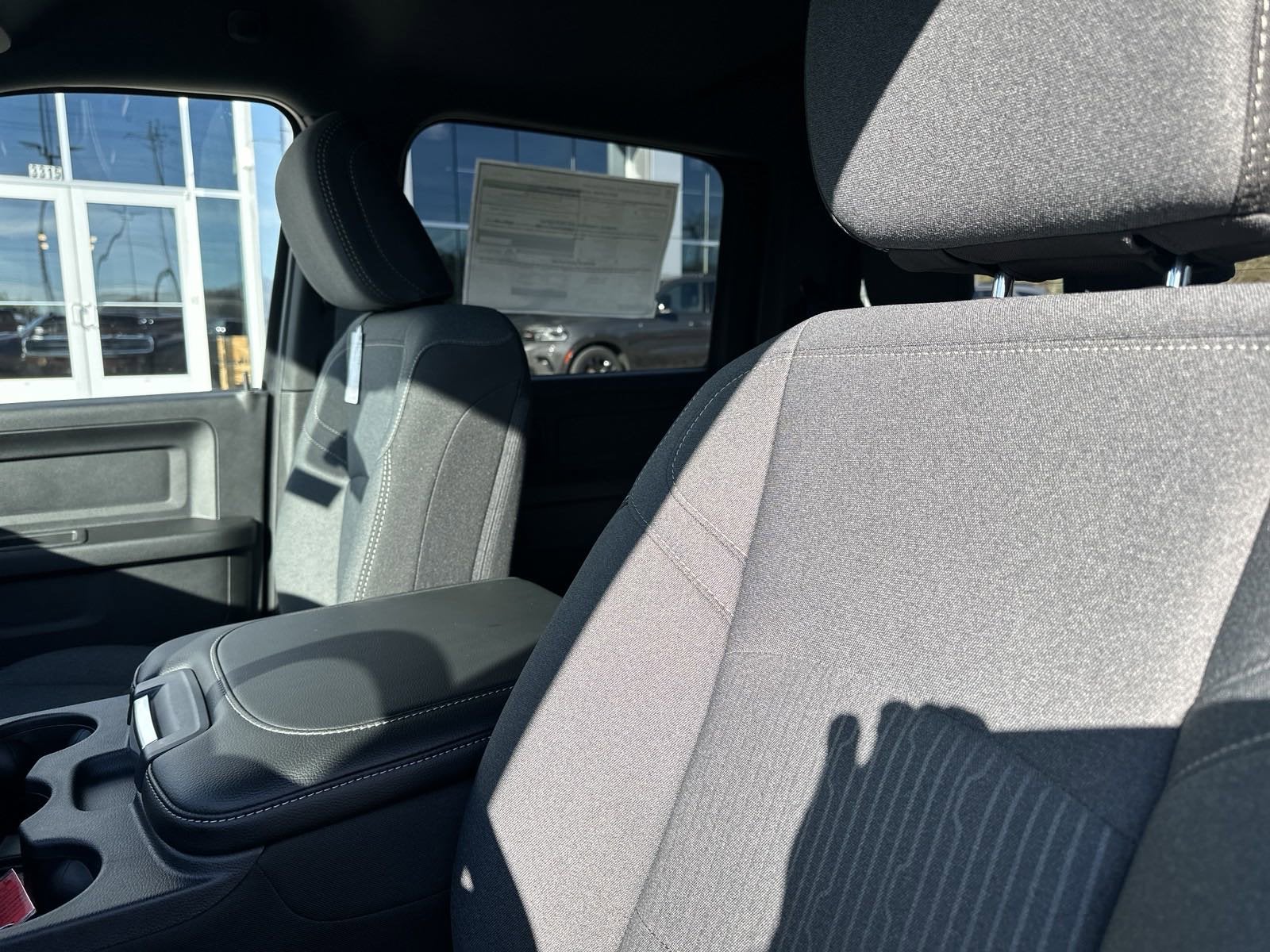 2024 RAM Ram 2500 RAM 2500 TRADESMAN CREW CAB 4X4 6'4' BOX