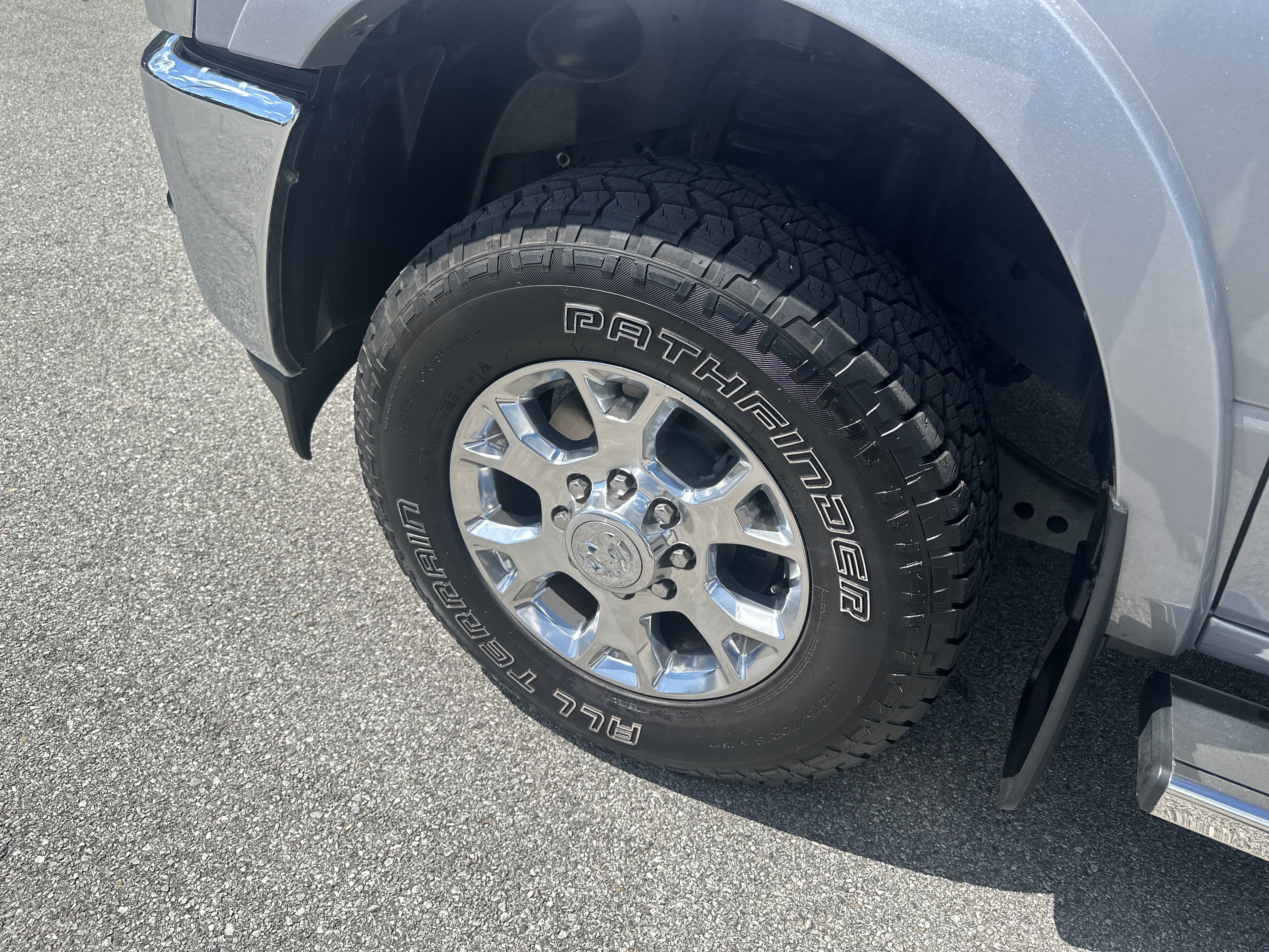 2022 RAM 2500 Laramie Crew Cab 4x4 6'4' Box