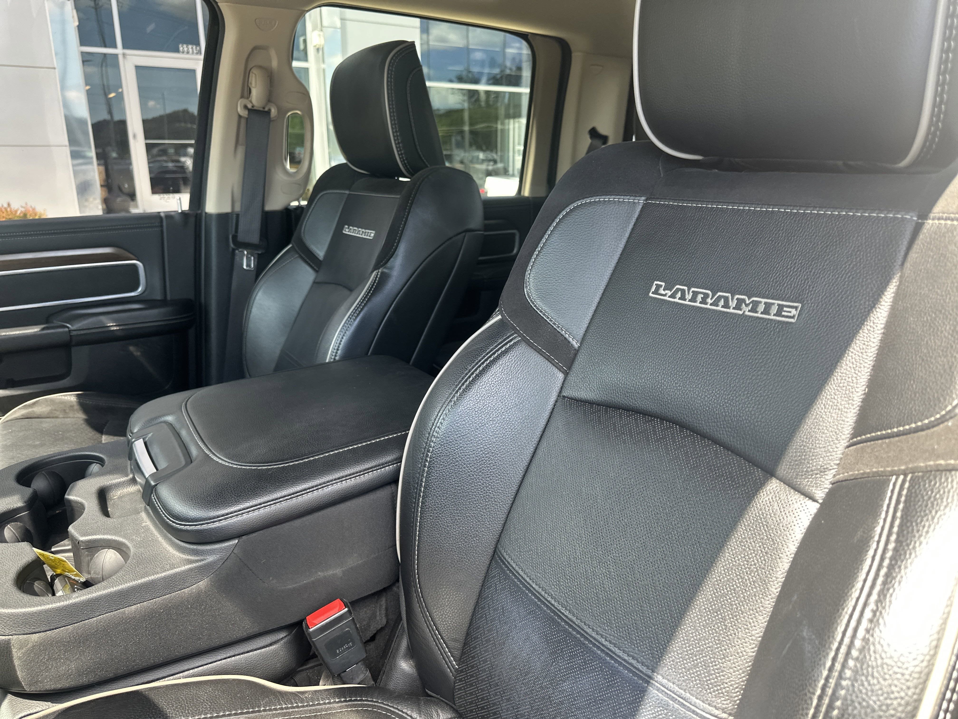 2022 RAM 2500 Laramie Crew Cab 4x4 6'4' Box