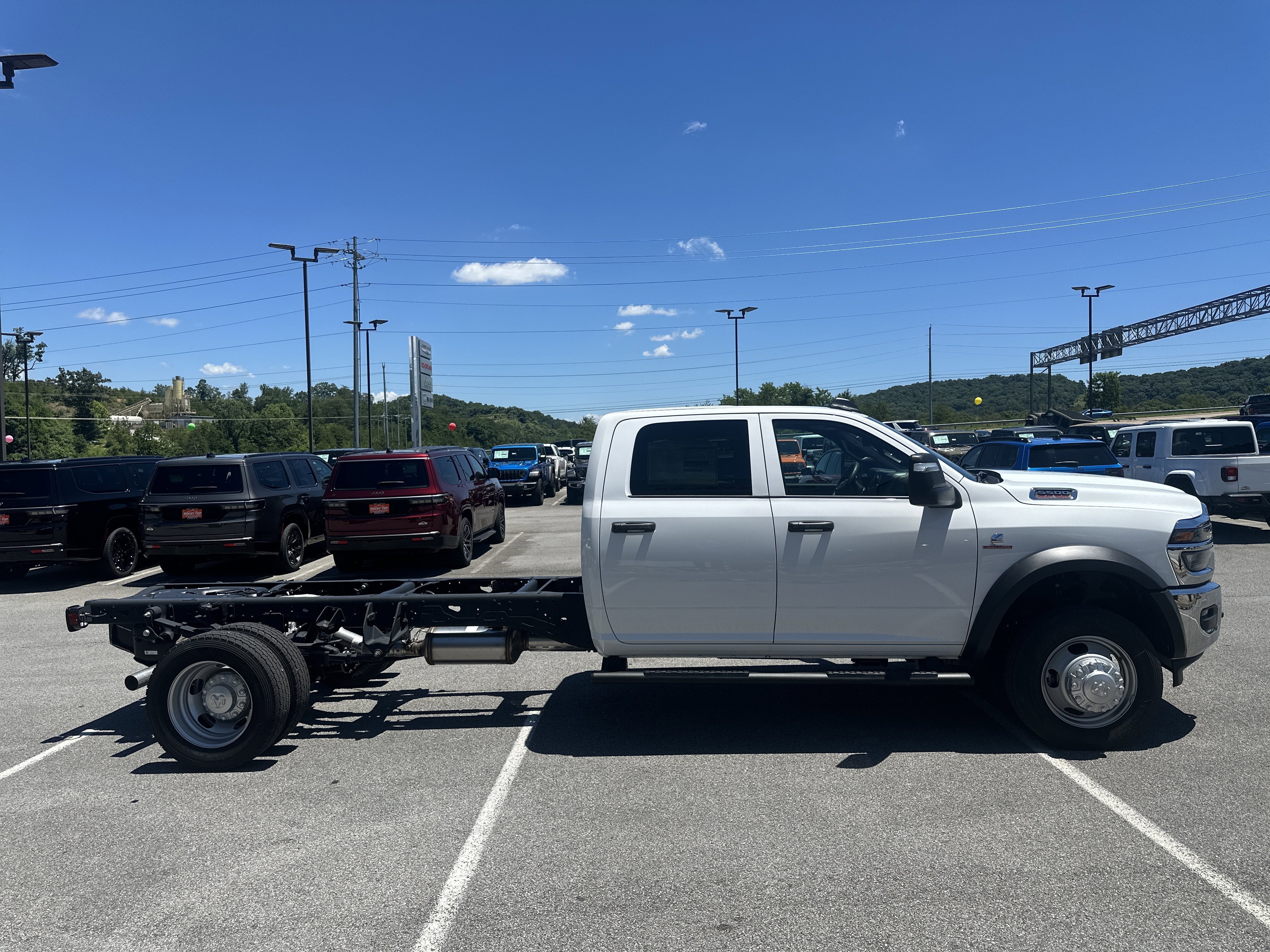 2026 RAM Ram 5500 Chassis Cab RAM 5500 TRADESMAN CHASSIS CREW CAB 4X4 84' CA