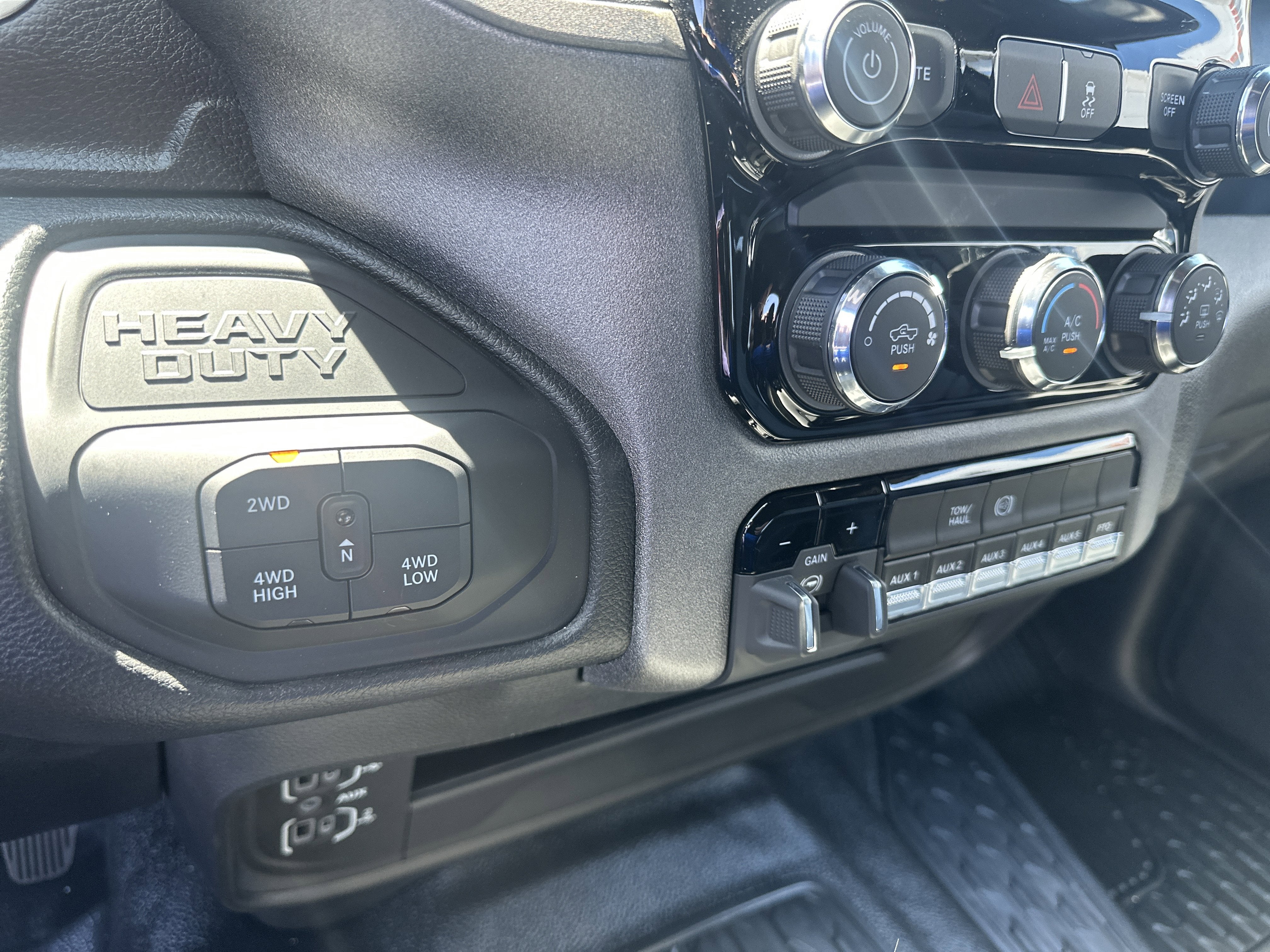 2026 RAM Ram 3500 Chassis Cab RAM 3500 TRADESMAN CREW CAB CHASSIS 4X4 60' CA