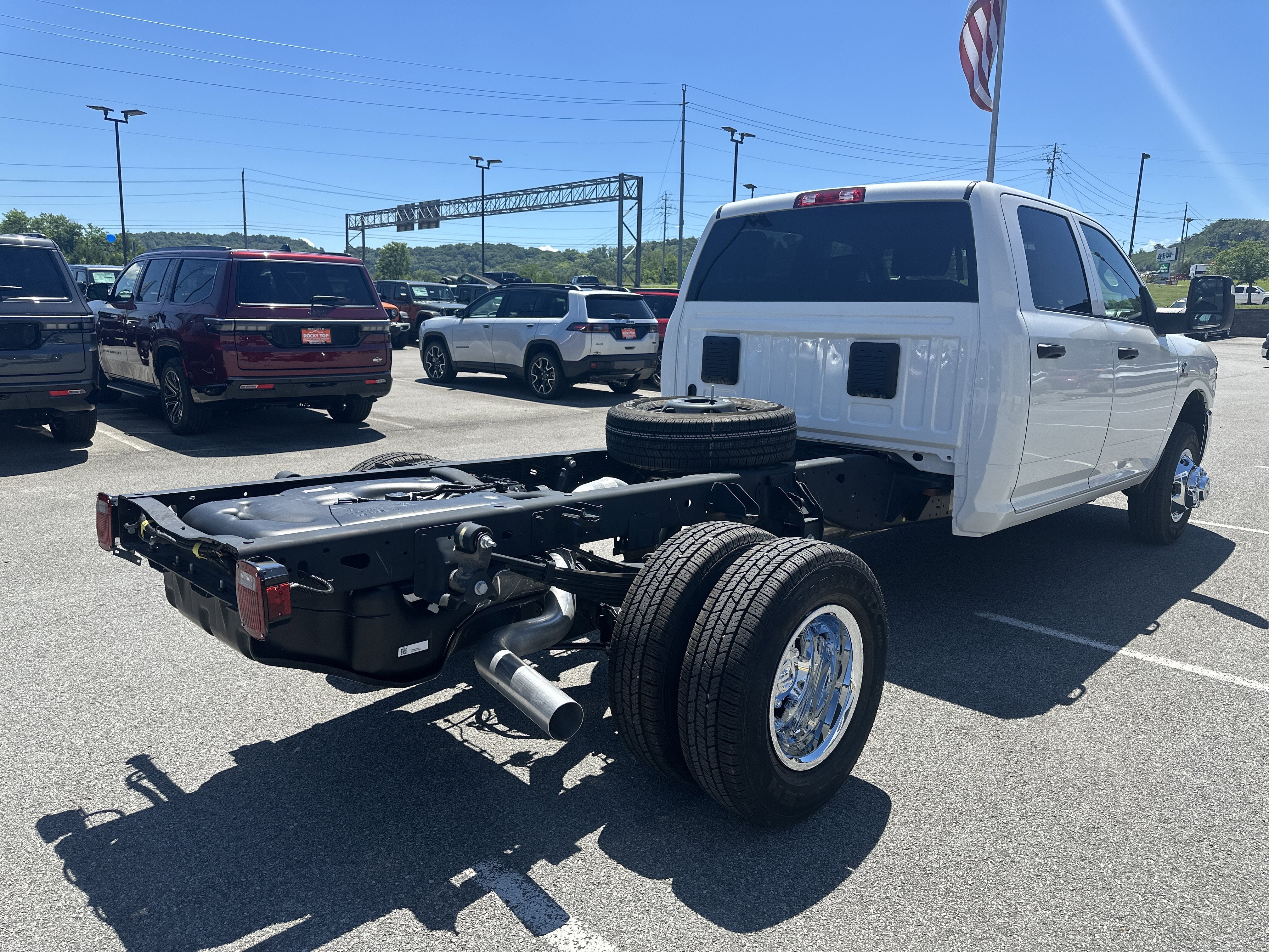 2026 RAM Ram 3500 Chassis Cab RAM 3500 TRADESMAN CREW CAB CHASSIS 4X4 60' CA