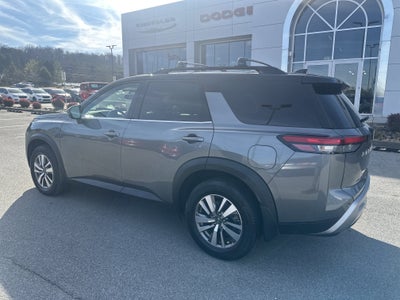 2022 Nissan Pathfinder SL 4WD