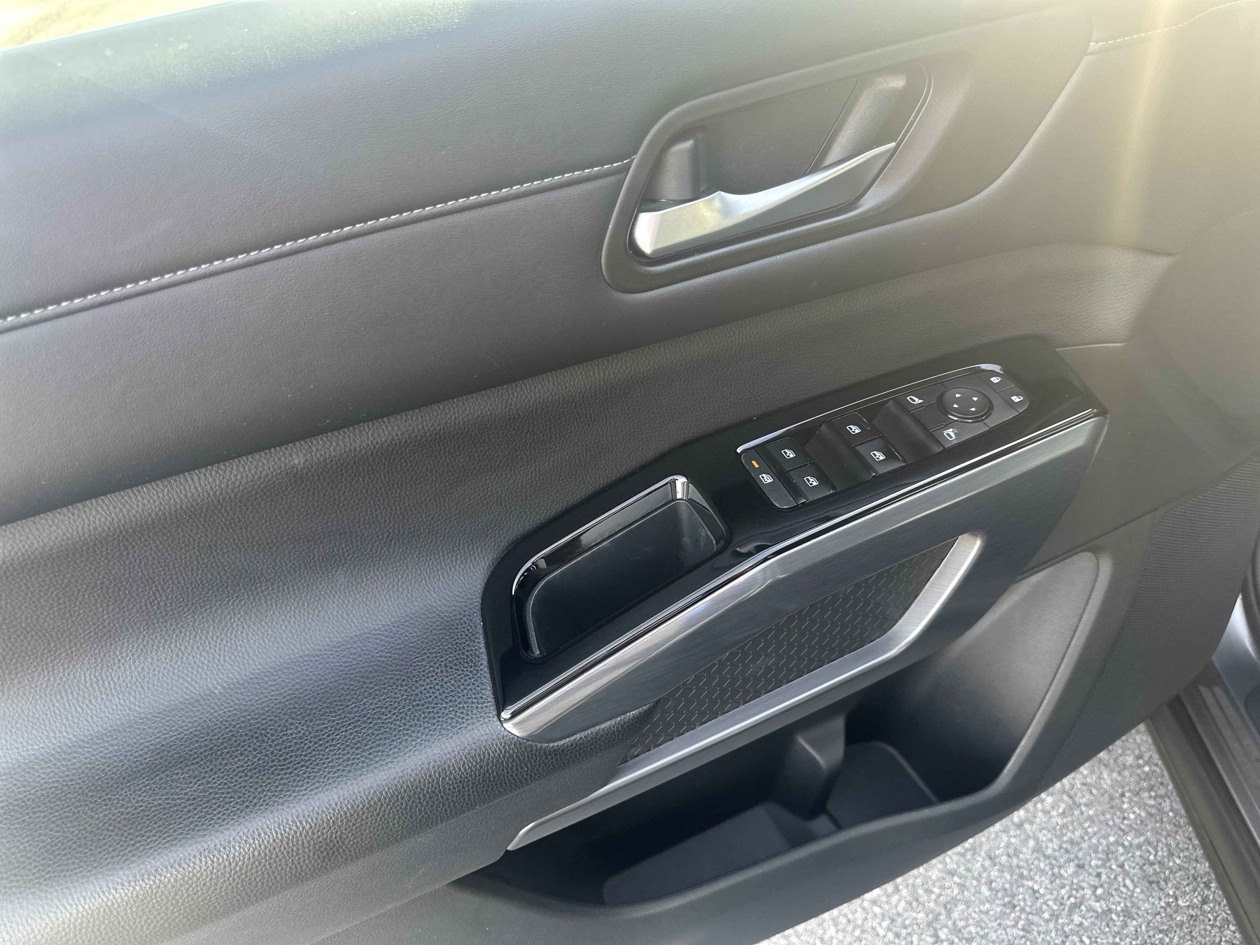 2022 Nissan Pathfinder SL 4WD