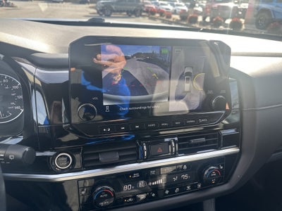 2022 Nissan Pathfinder SL 4WD