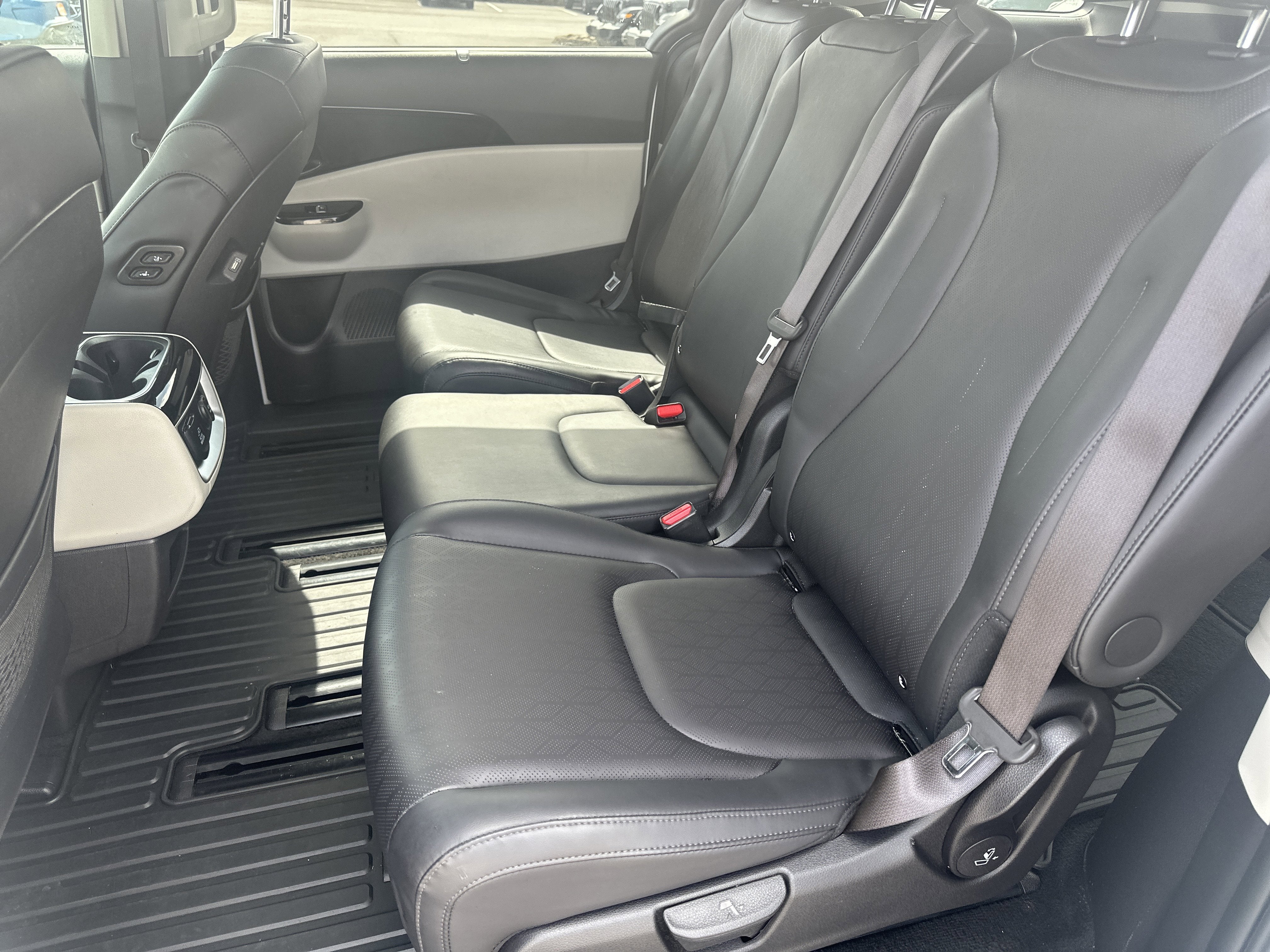 2024 Kia Carnival MPV SX